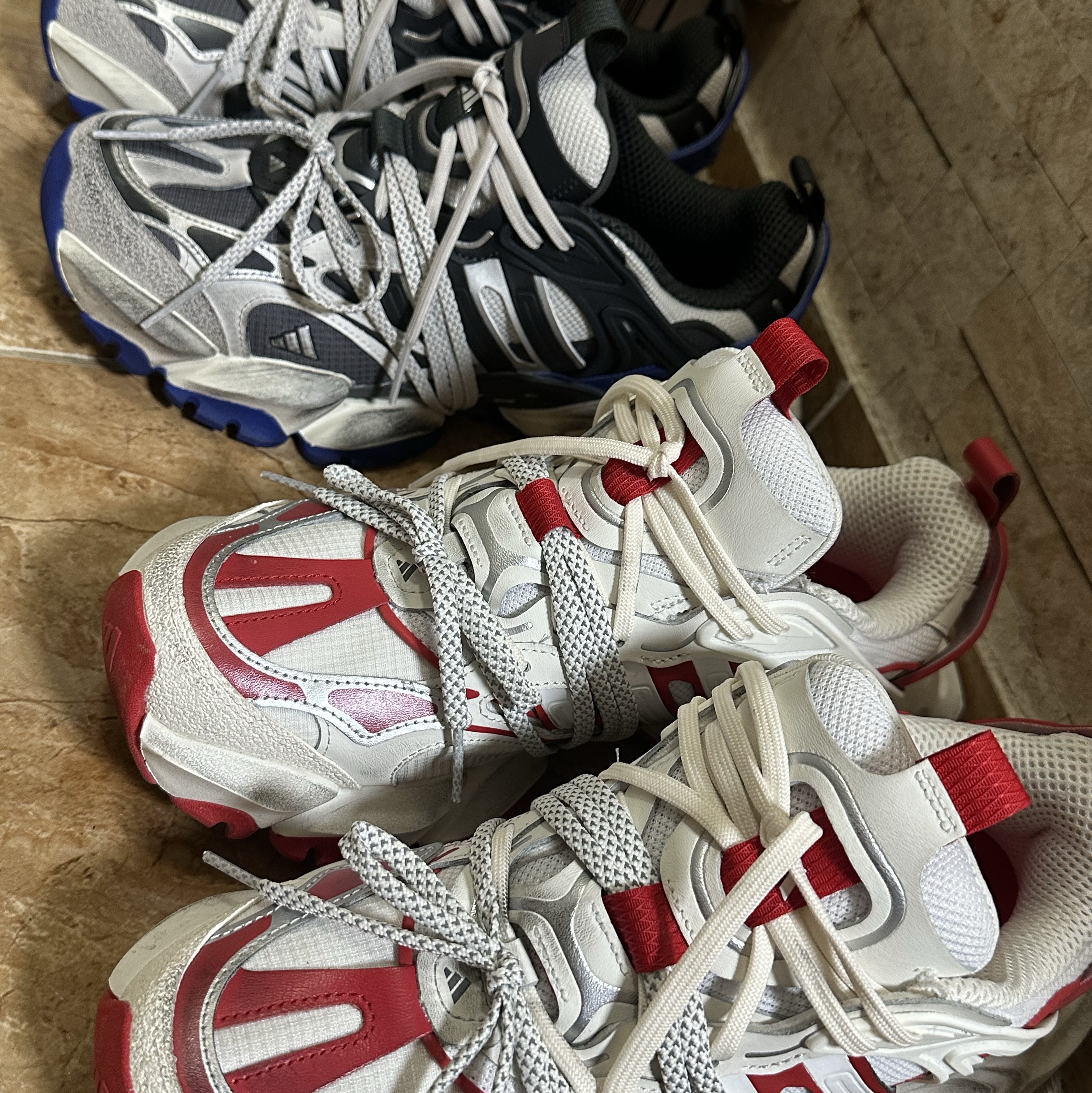 Adidas Vento XLG Deluxe Sneakers White Red 착용 스타일 - 2