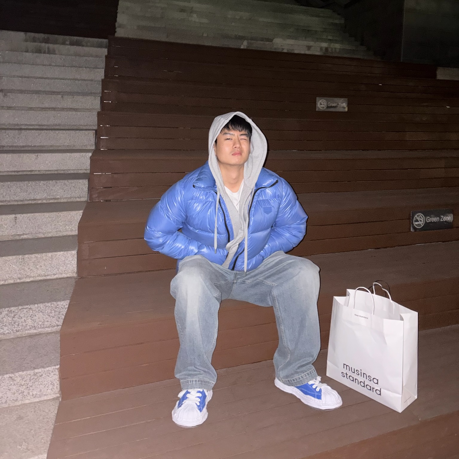 Ader Error Sig; TRS/BL Tag Hoodie Zip-Up 02 Grey, Maison Mihara Yasuhiro Blakey OG Sole Canvas Low-top Sneakers CL Blue 착용 스타일 - 2