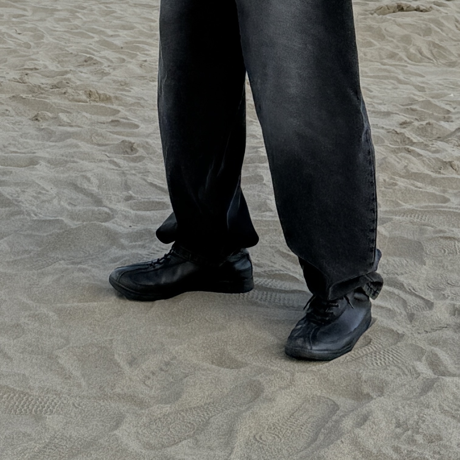 Pemont Dress Black 착용 스타일