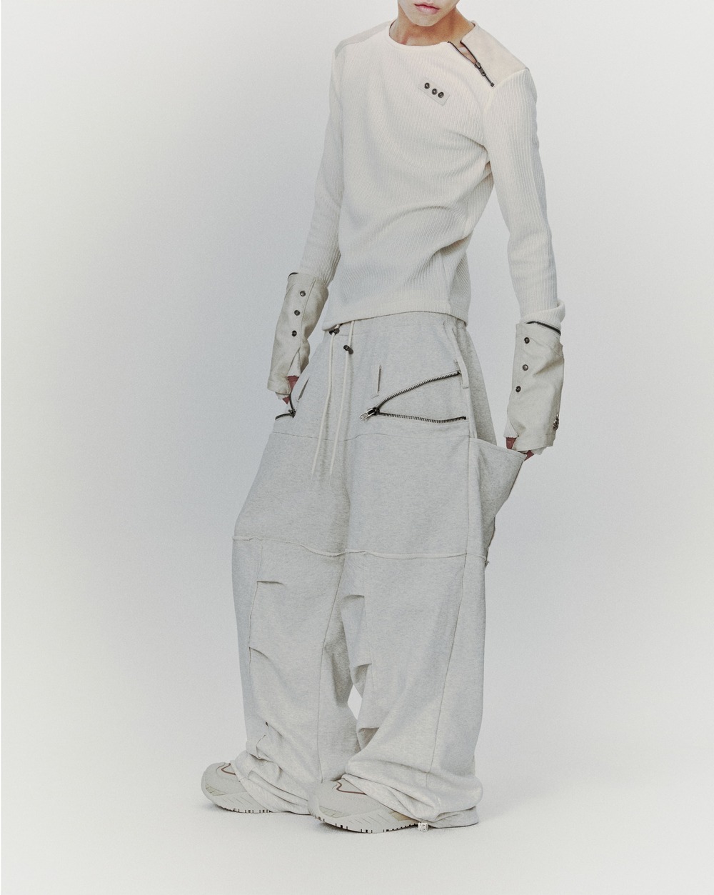 (M) 보니앤키예 디스트레스드 심 지퍼 팬츠 오트밀((M) bonienkiye Distressed Seam Zipper Pants Oatmeal) - 3