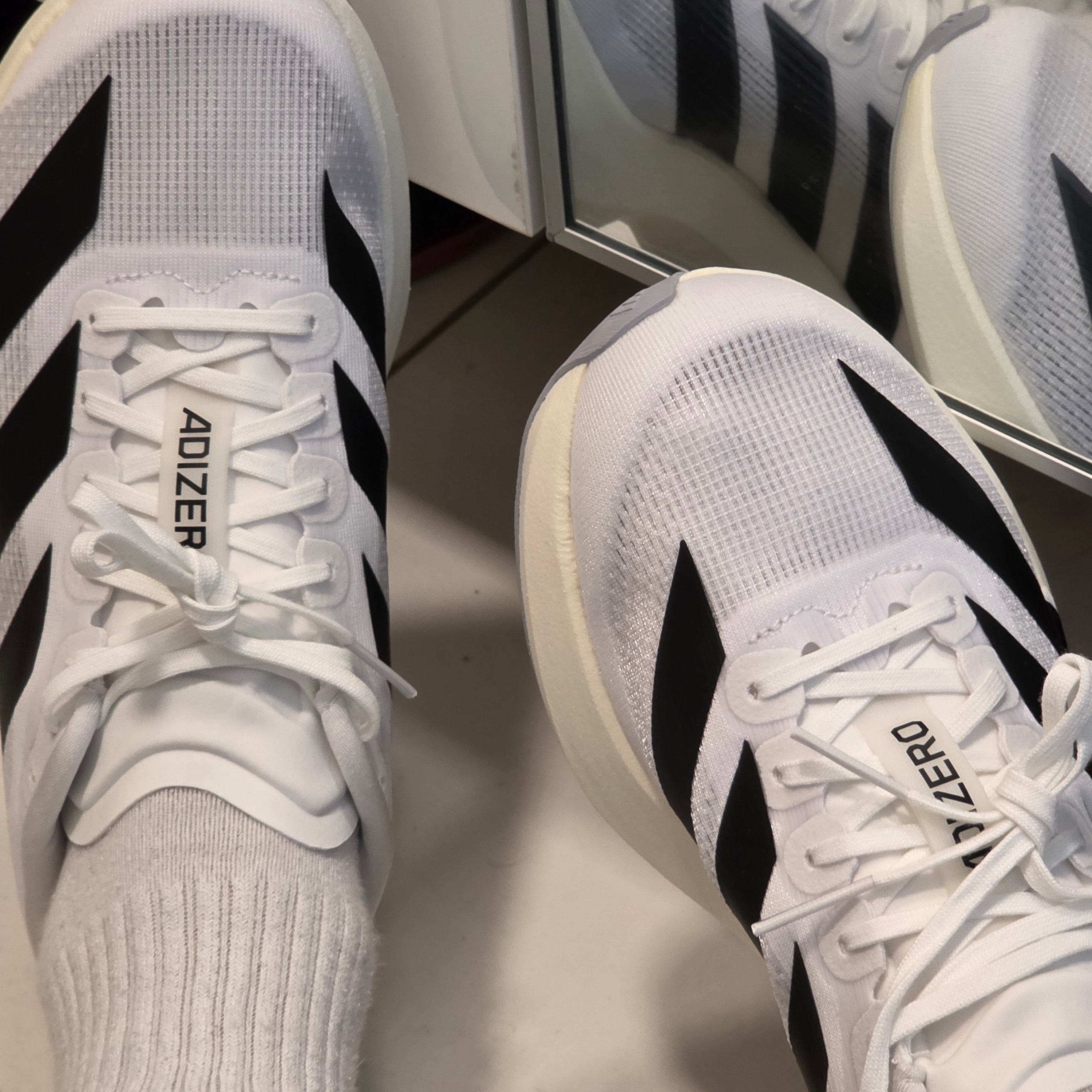 Adidas Adizero EVO SL Cloud White Core Black 착용 스타일 - 2