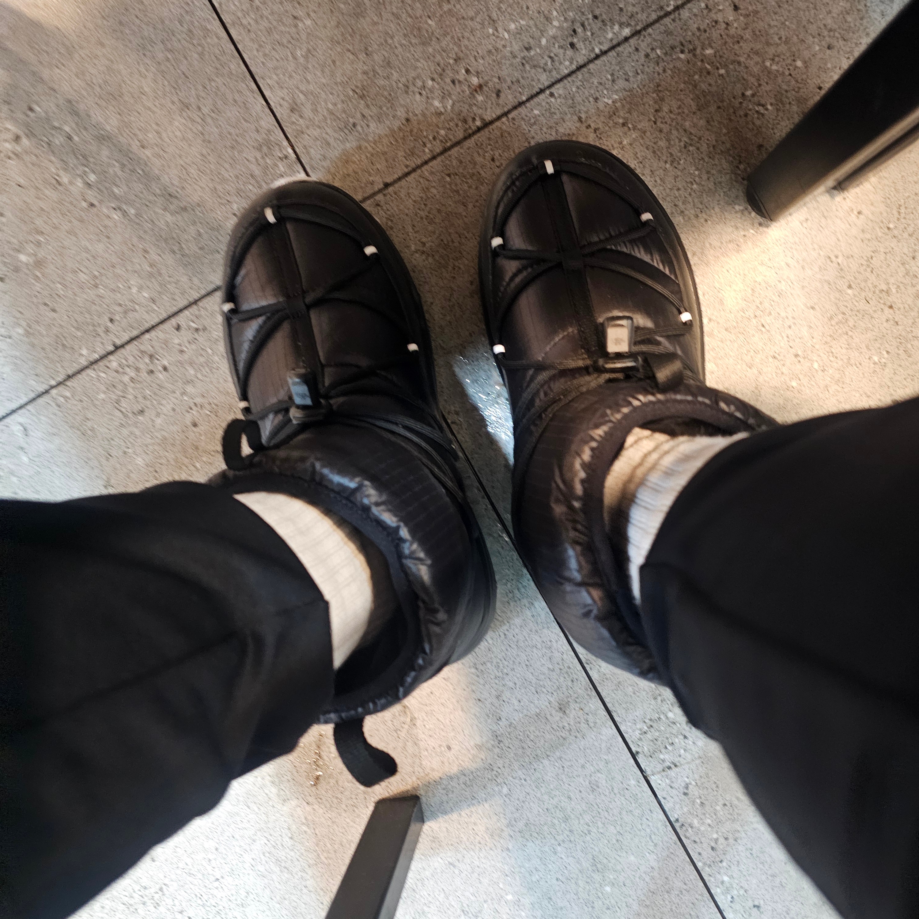 The North Face Borealis Short Boots Black - 25FW 착용 스타일