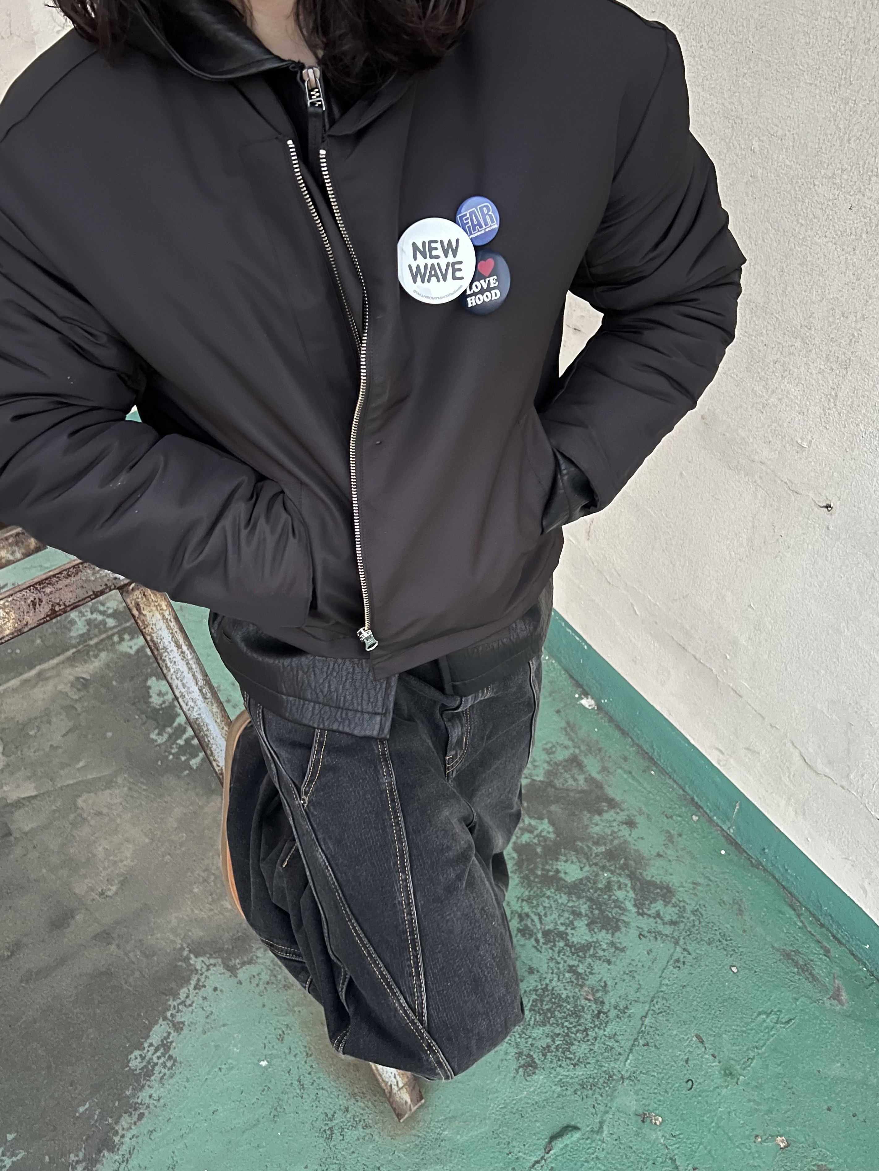 Hono Report Hooded Zip-Up Black, Farfromwhat Far Pin Button & Safety Pin 착용 스타일 - 5