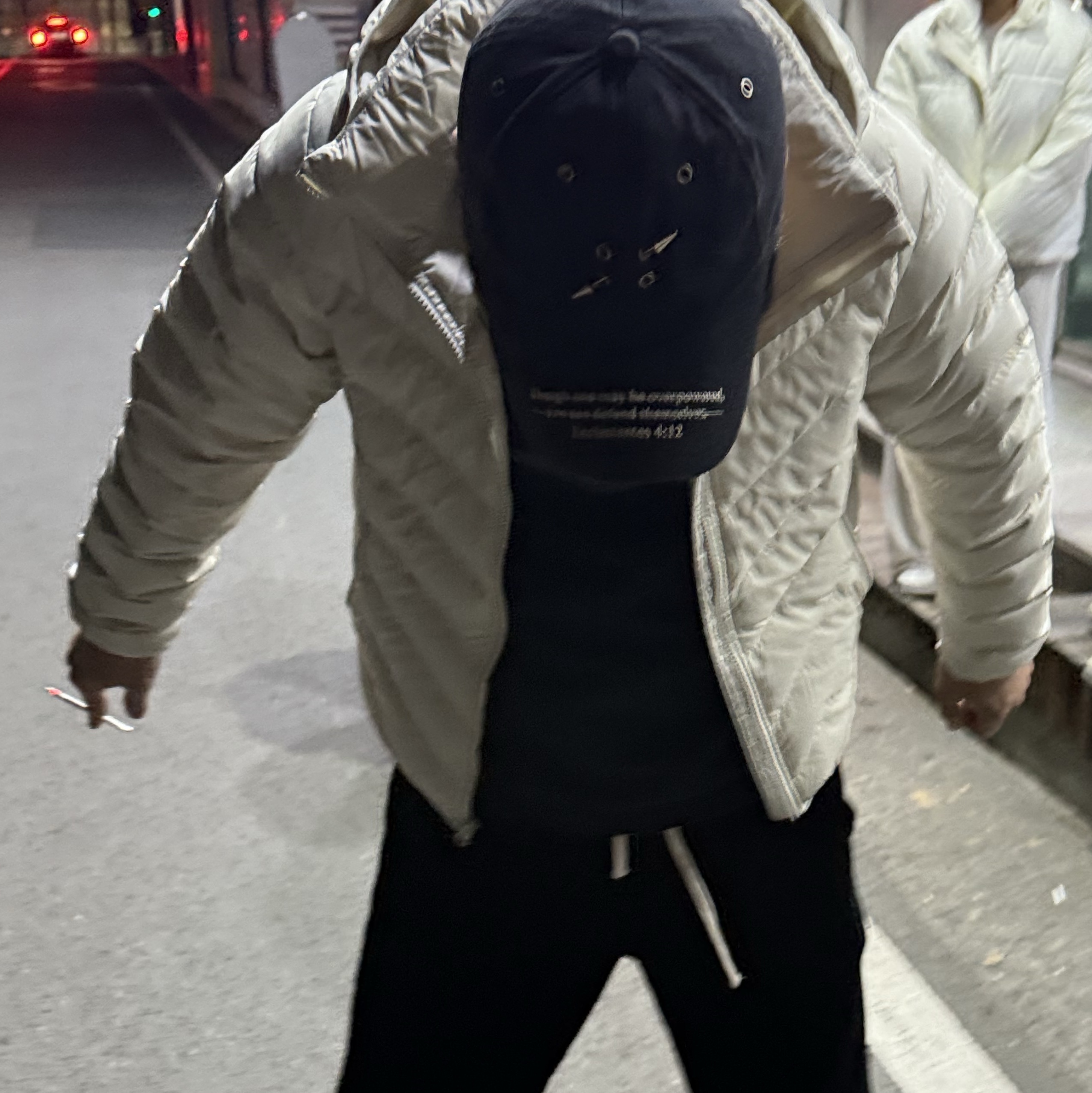 (W) Nike NSW Wind Puffer Therma-Fit Hooded Padded Light Bone Sail 착용 스타일 - 2