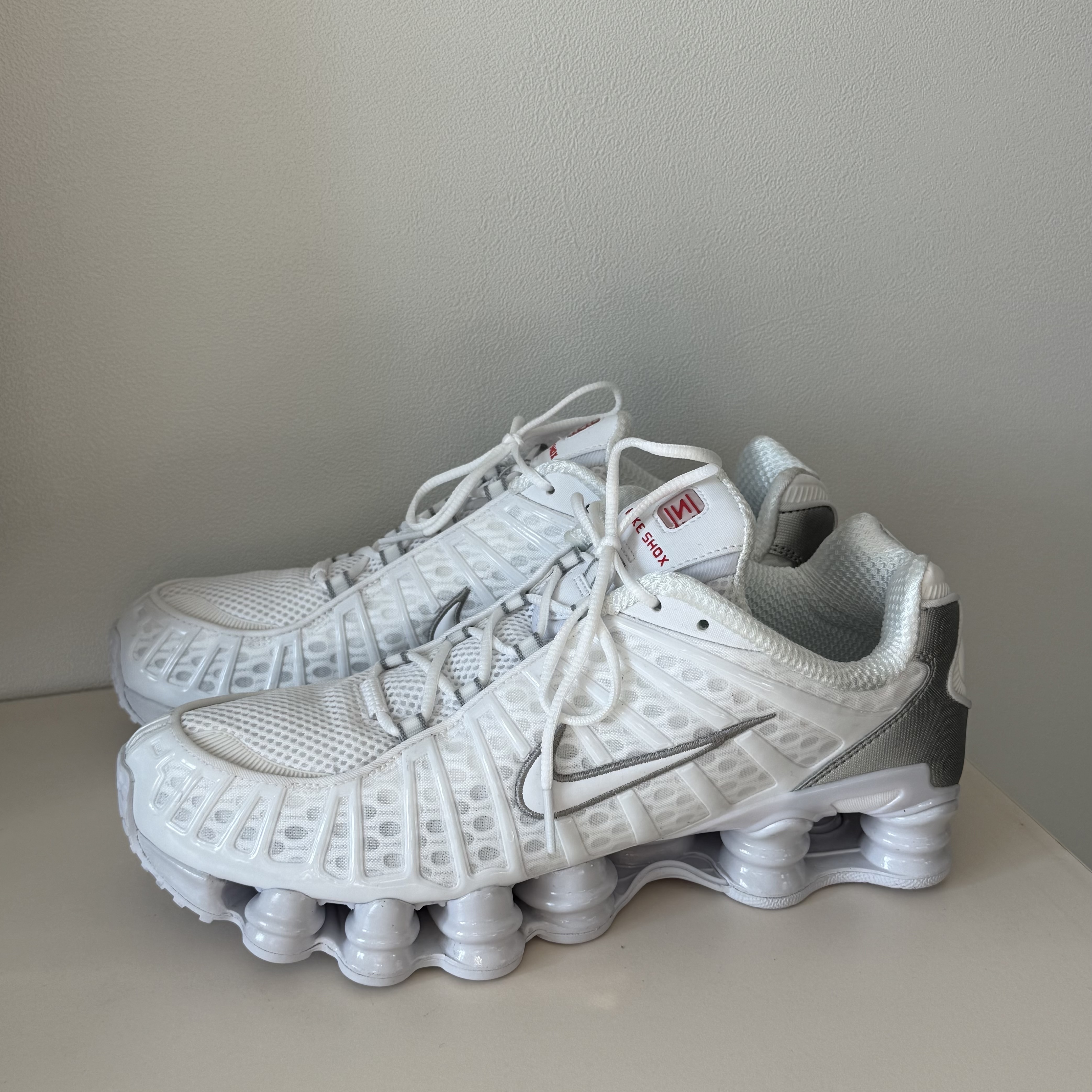 Nike Shox TL Metallic Silver 착용 스타일