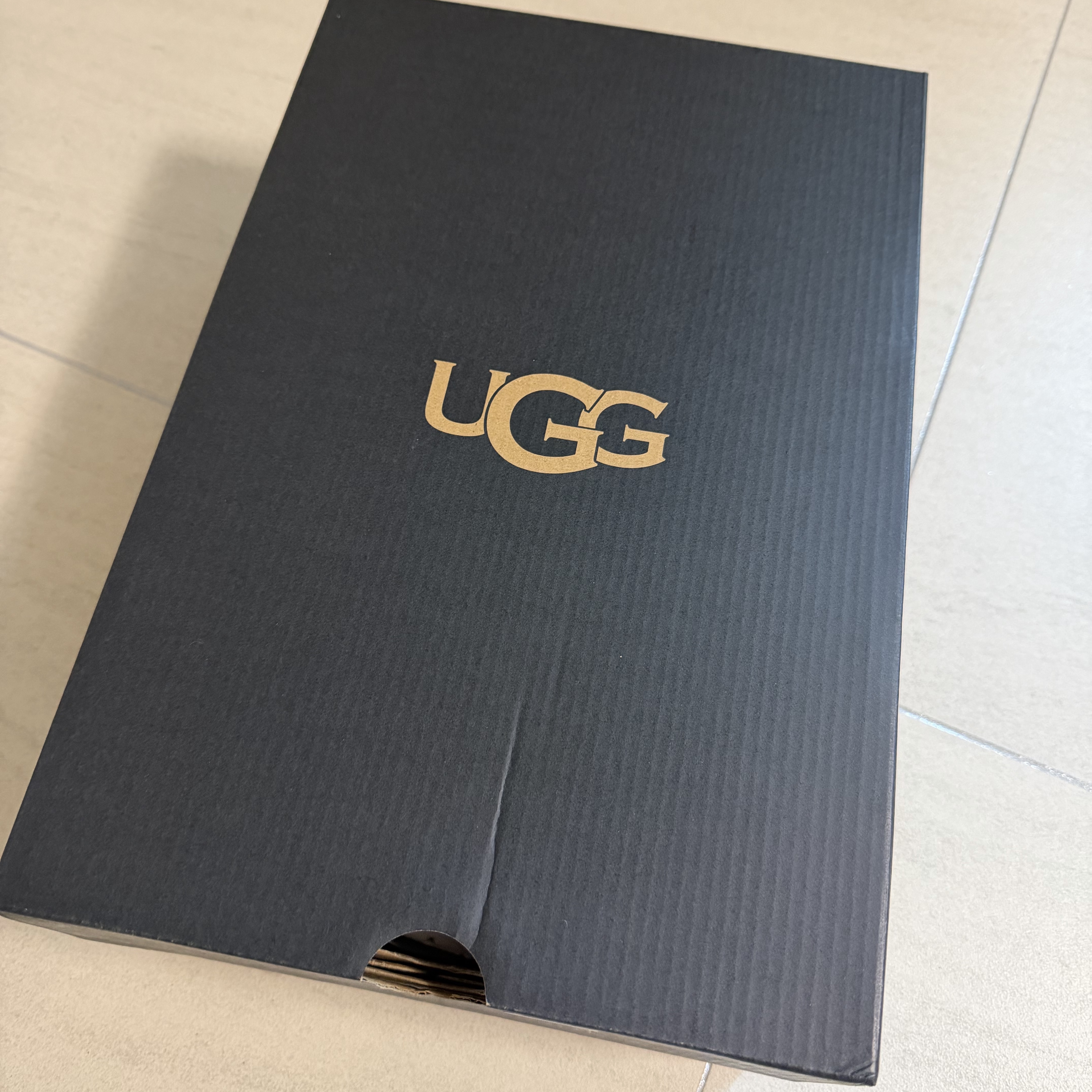 UGG Tasman Weather Hybrid Chestnut Whitecap 착용 스타일 - 3