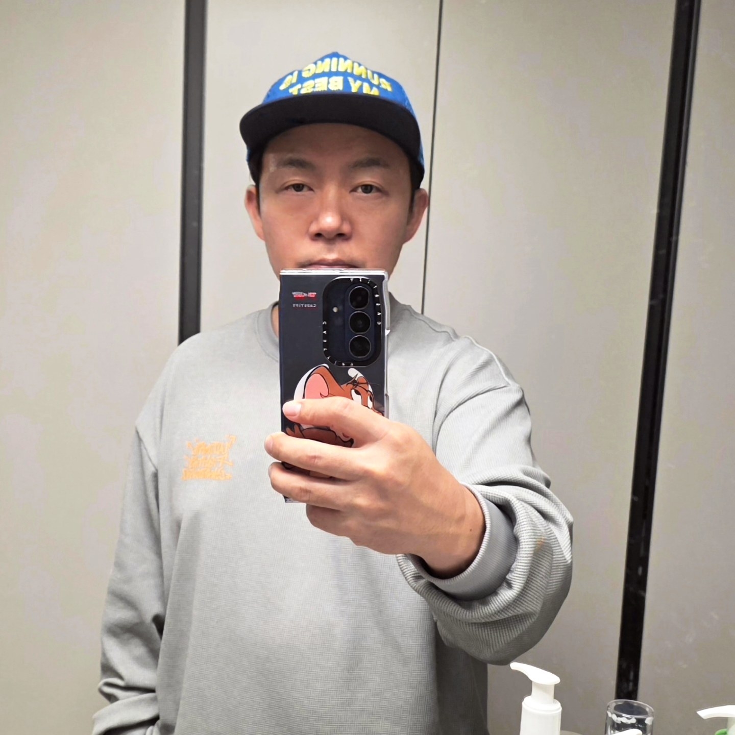Alex Zono Running Is My Best Friend Trucker Blue 착용 스타일 - 2