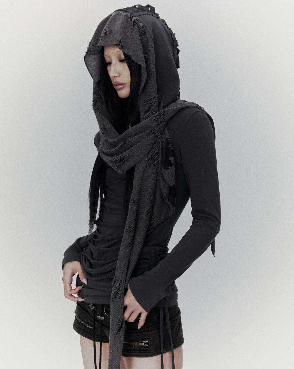(W) 보니앤키예 디스트레스드 후드 스카프 드레스 차콜((W) bonienkiye Distressed Hood Scarf Dress Charcoal) - 5