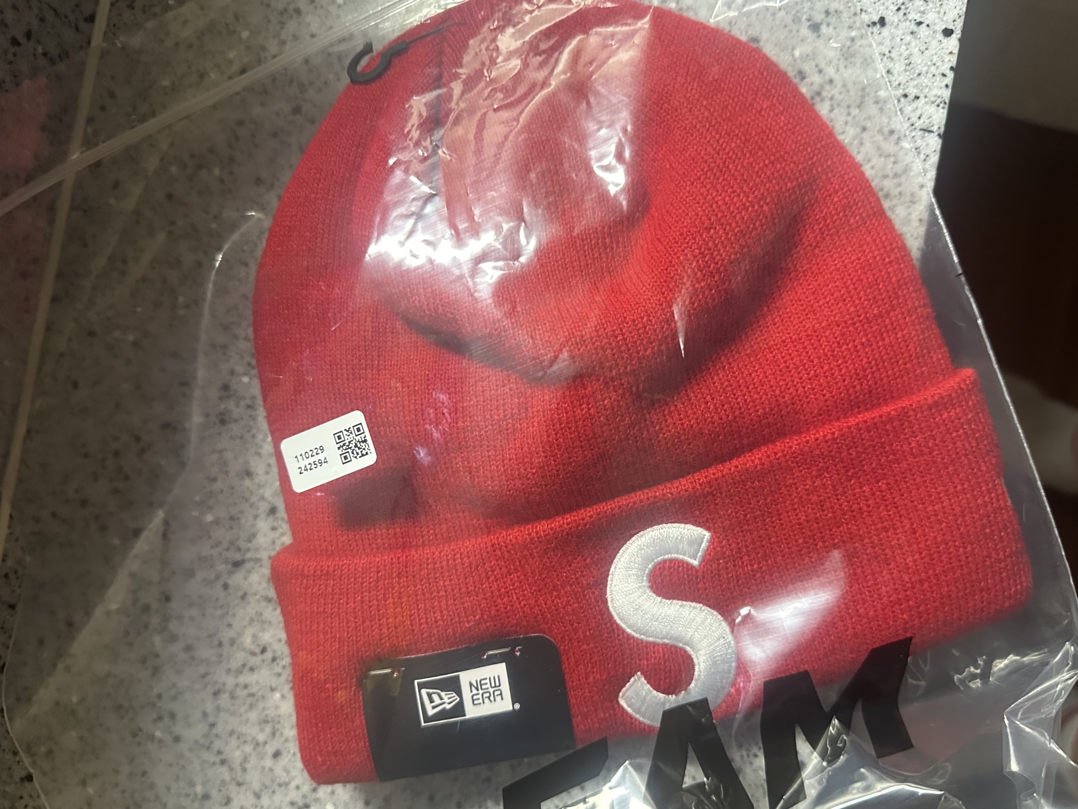 Supreme New Era S Logo Beanie Red - 23FW 착용 스타일