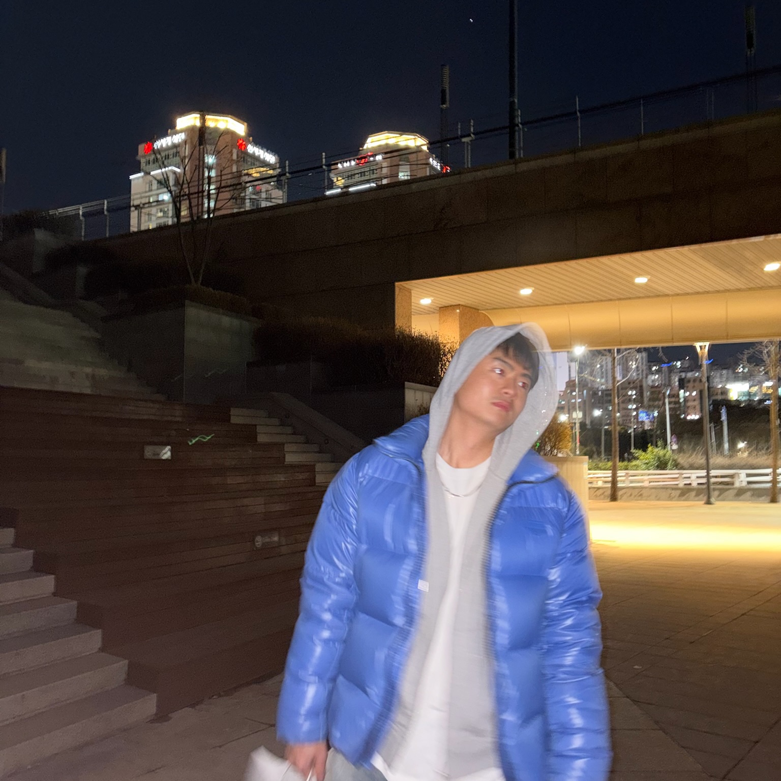 Ader Error Sig; TRS/BL Tag Hoodie Zip-Up 02 Grey, Maison Mihara Yasuhiro Blakey OG Sole Canvas Low-top Sneakers CL Blue 착용 스타일 - 6