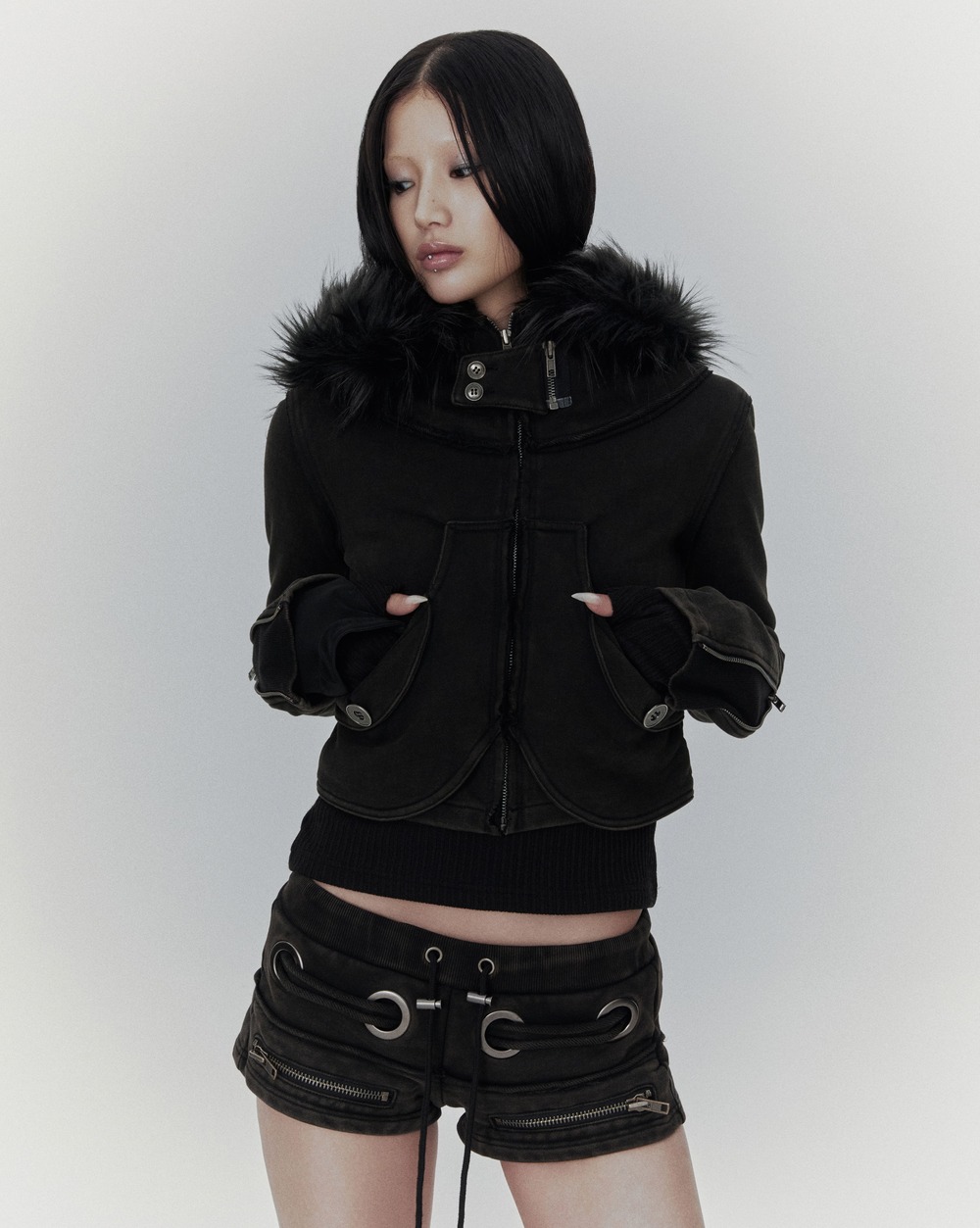 (W) 보니앤키예 디스트레스드 심 퍼 후드집업 (워싱 블랙)((W) bonienkiye Distressed Seam Fur Hood Zip-Up Washed Black) - 6