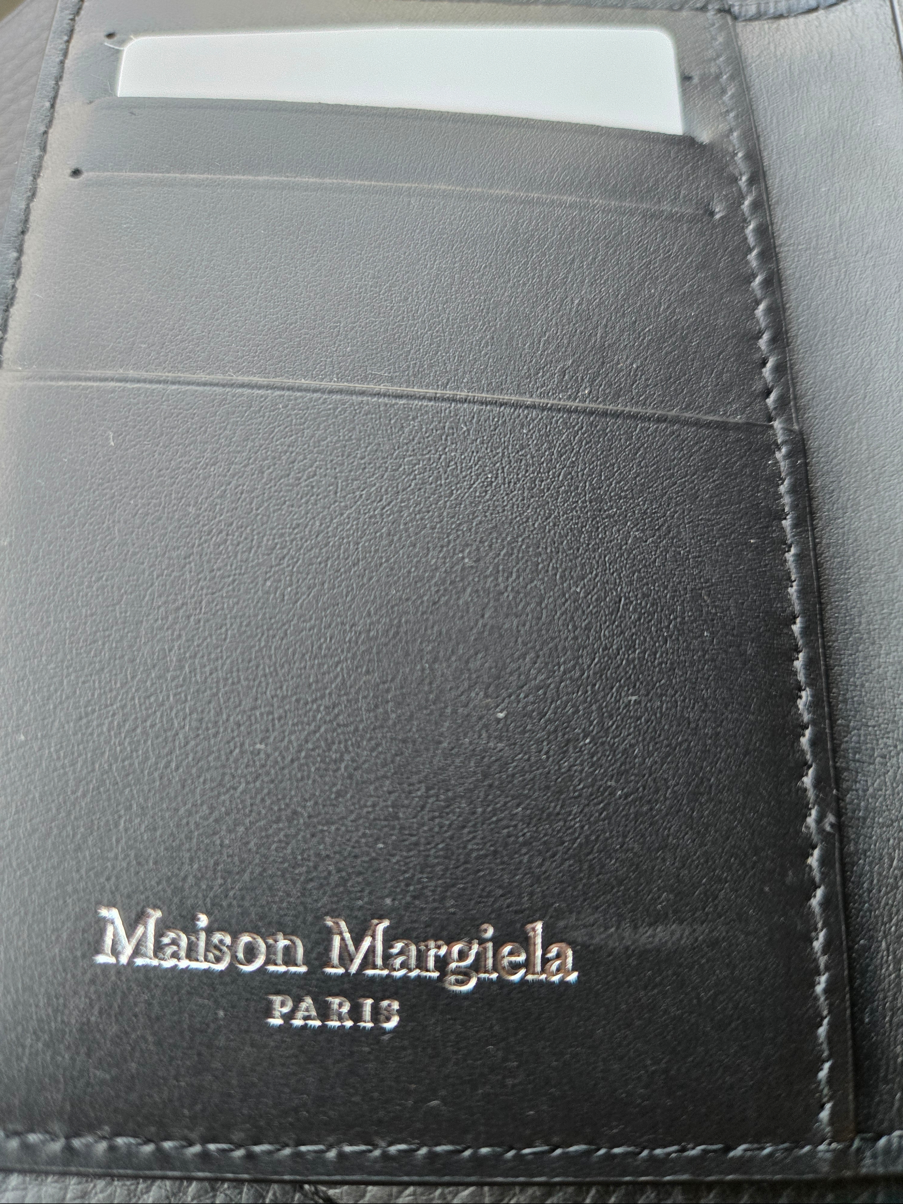 Maison Margiela Leather Bi-Fold Card Holder Black 착용 스타일