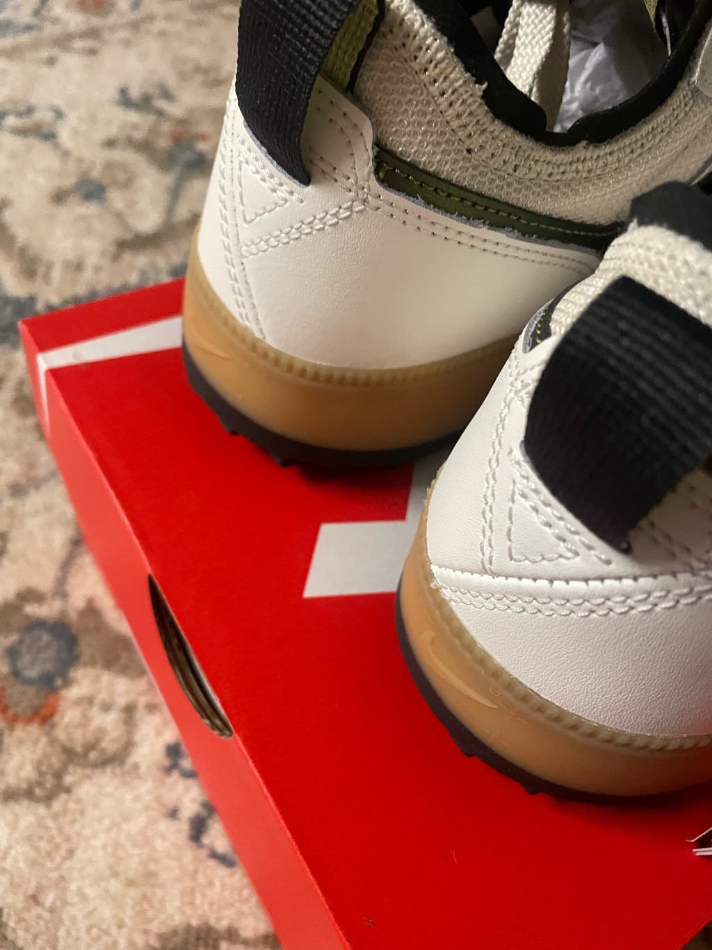 Nike C1TY Sail Coconut Milk 착용 스타일 - 5