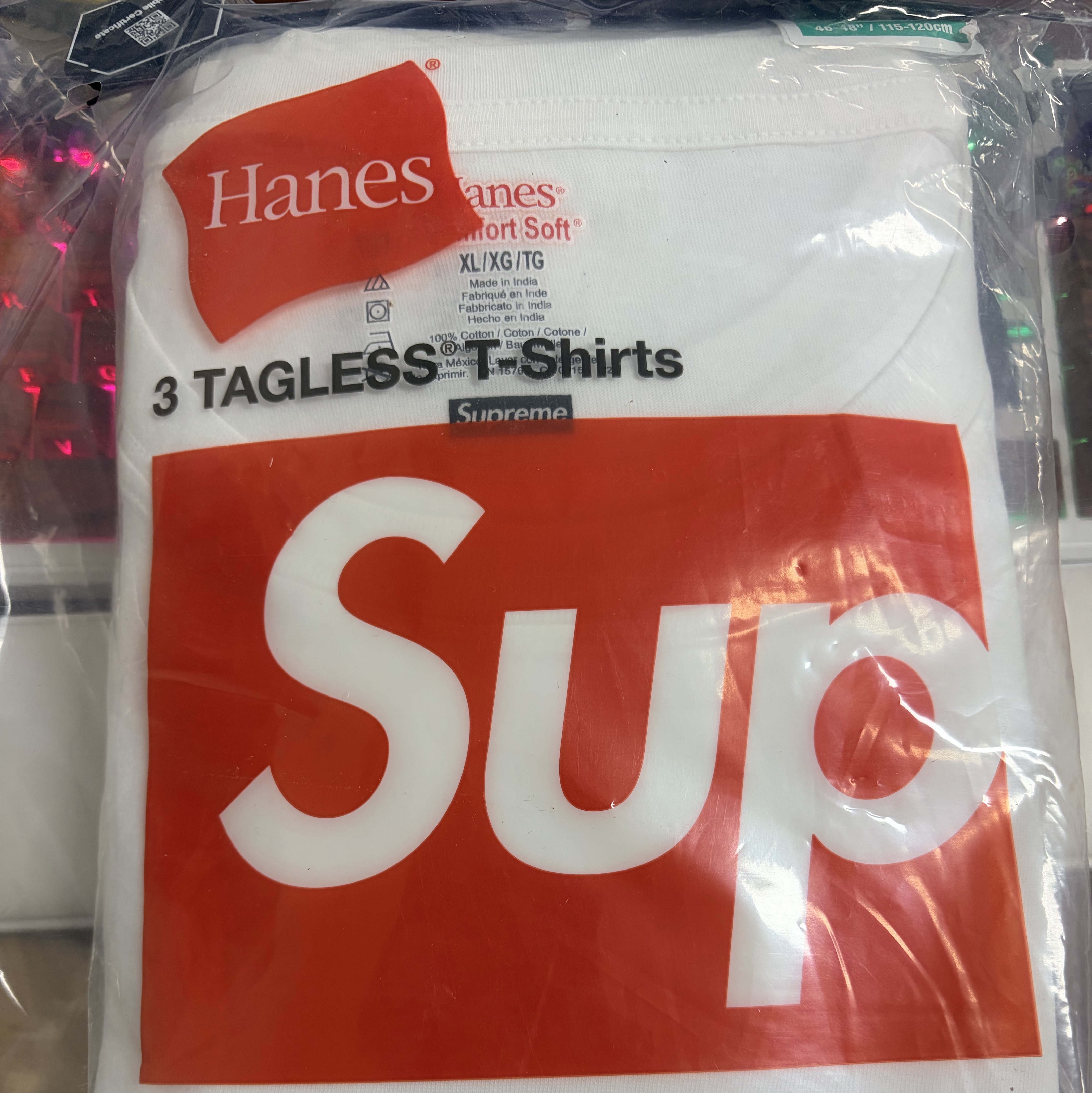 Supreme Hanes Tagless T-Shirt White (3 Pack) 착용 스타일