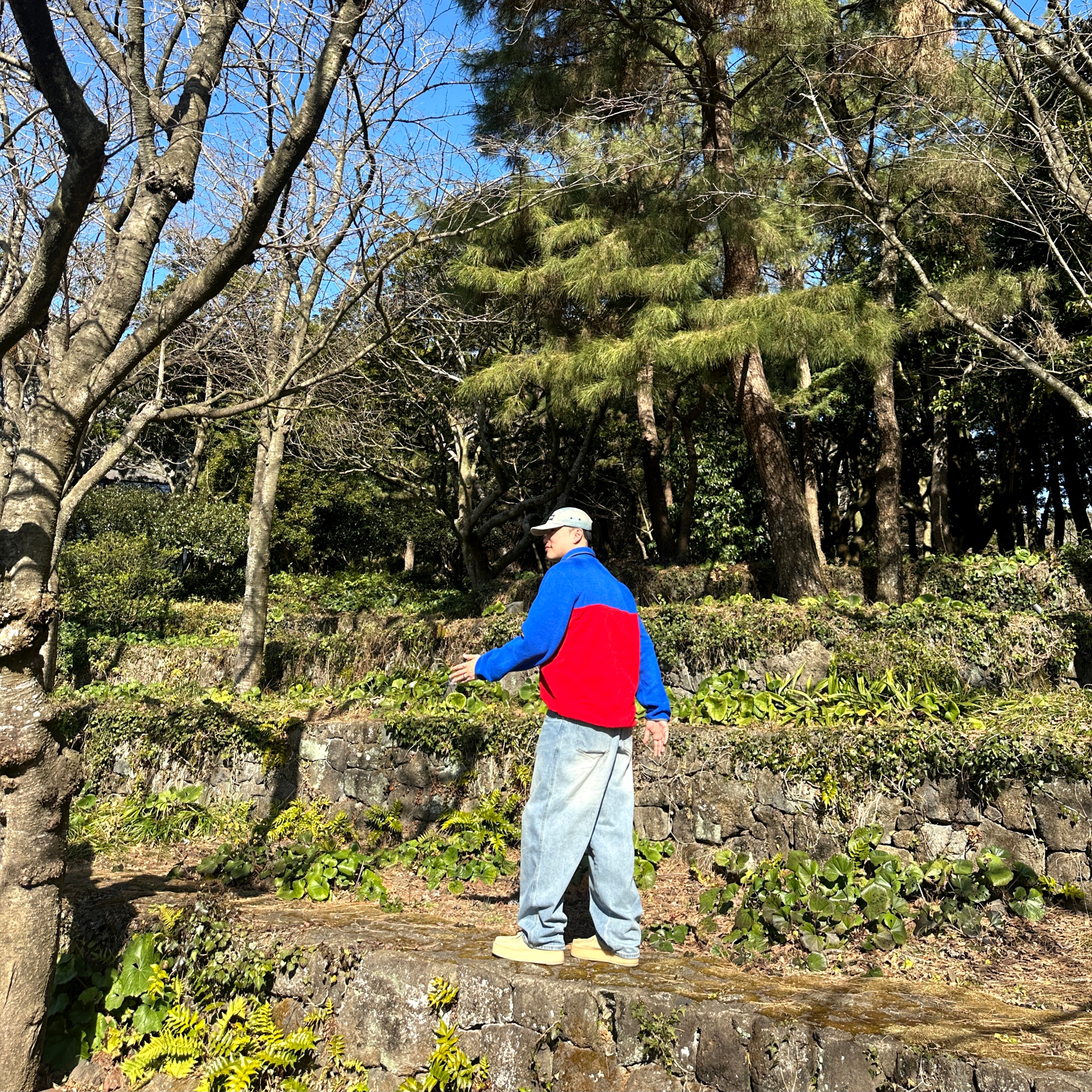 Patagonia Lightweight Synchilla Snap-T Fleece Pullover Touring Red, Supreme Washed Chino Twill Camp Cap Denim - 25FW 착용 스타일 - 2