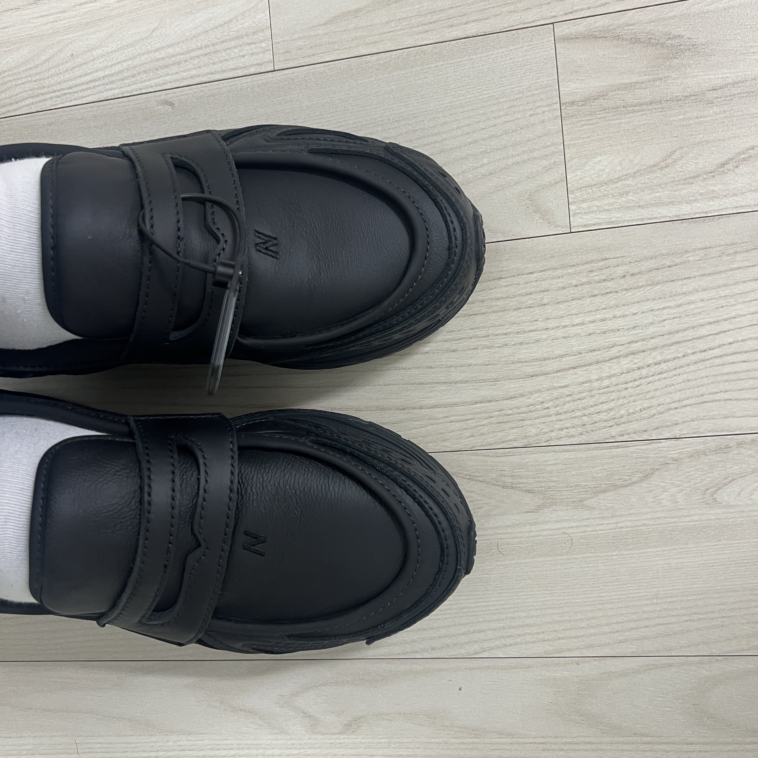New Balance 1906L Black 착용 스타일