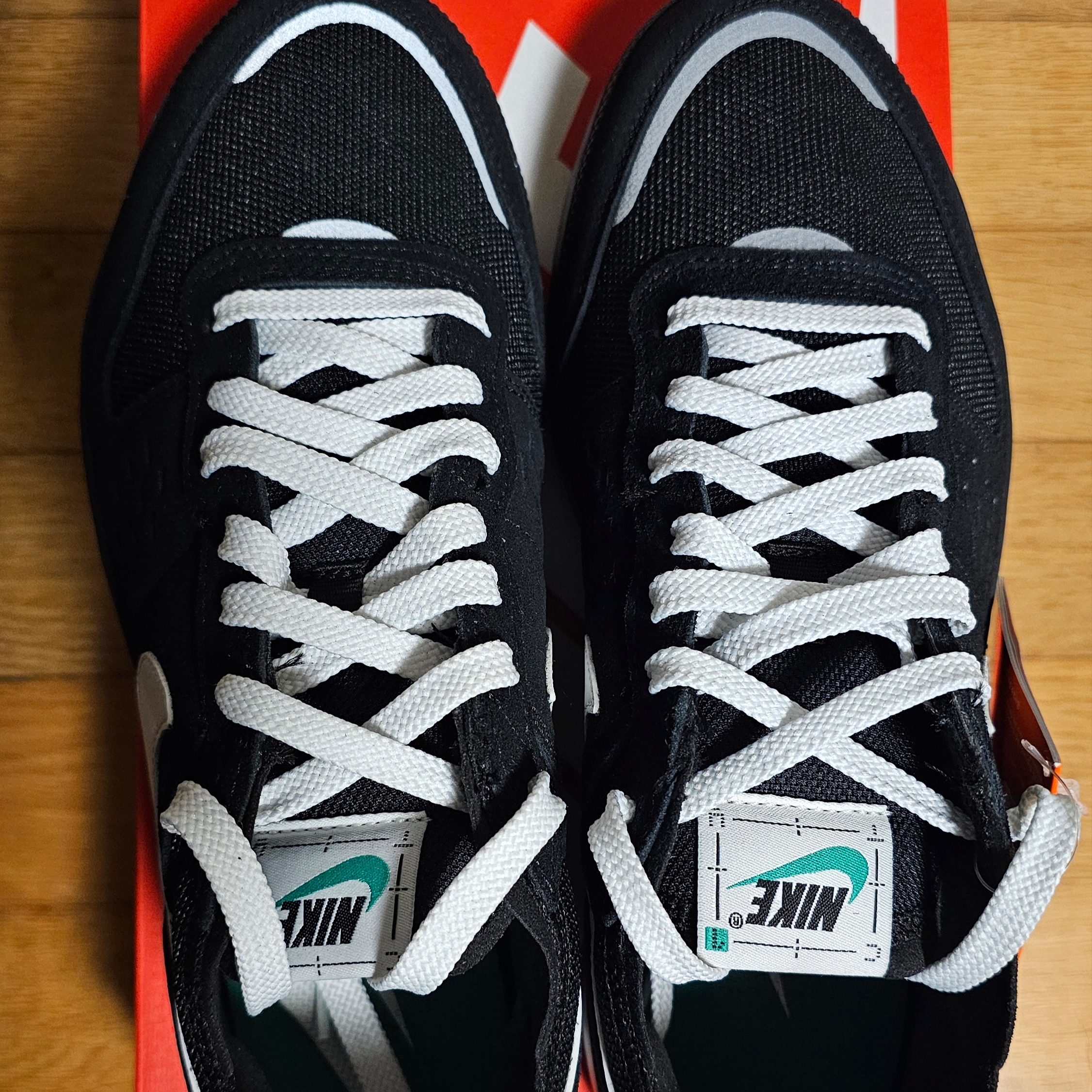 Nike C1TY Black Stadium Green 착용 스타일