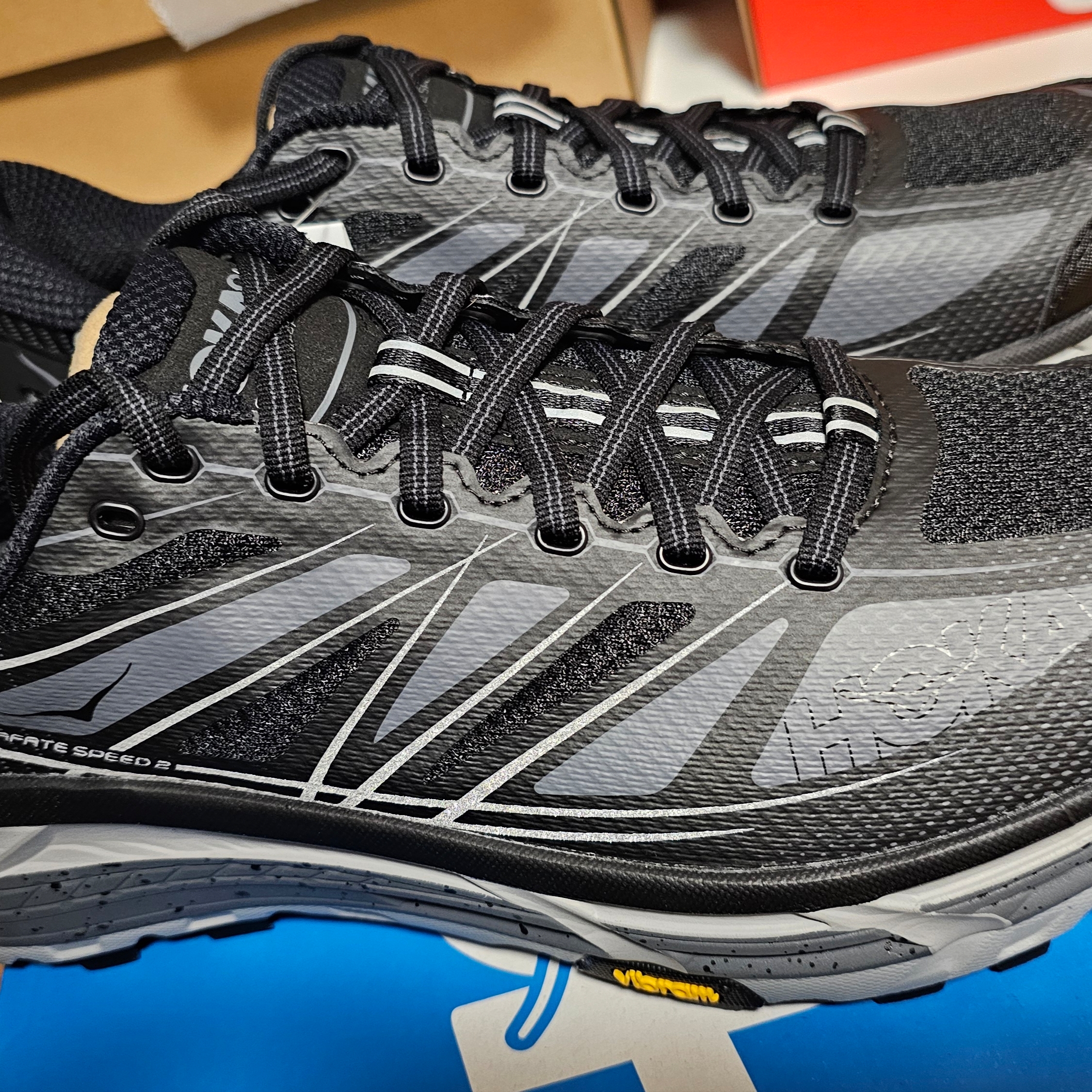 Hoka Mafate Speed 2 Black Castlerock 착용 스타일