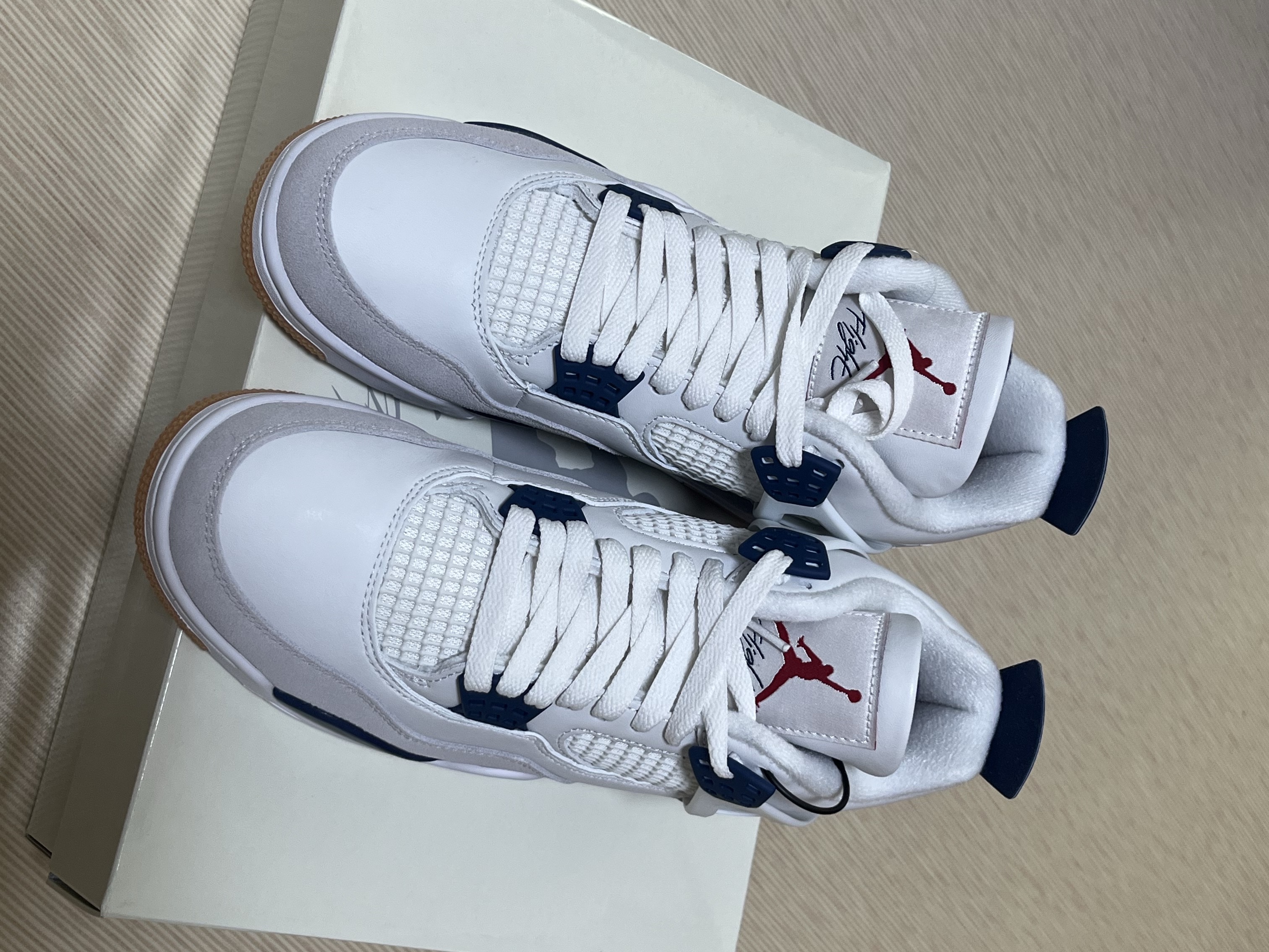 Jordan 4 x Nike SB Retro SP Navy 착용 스타일 - 5