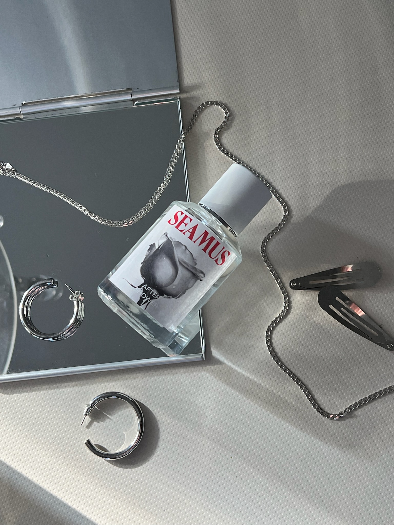 [3% 적립] SEAMUS Signature Eau de Parfum 50ml (6 Options) 착용 스타일 - 3