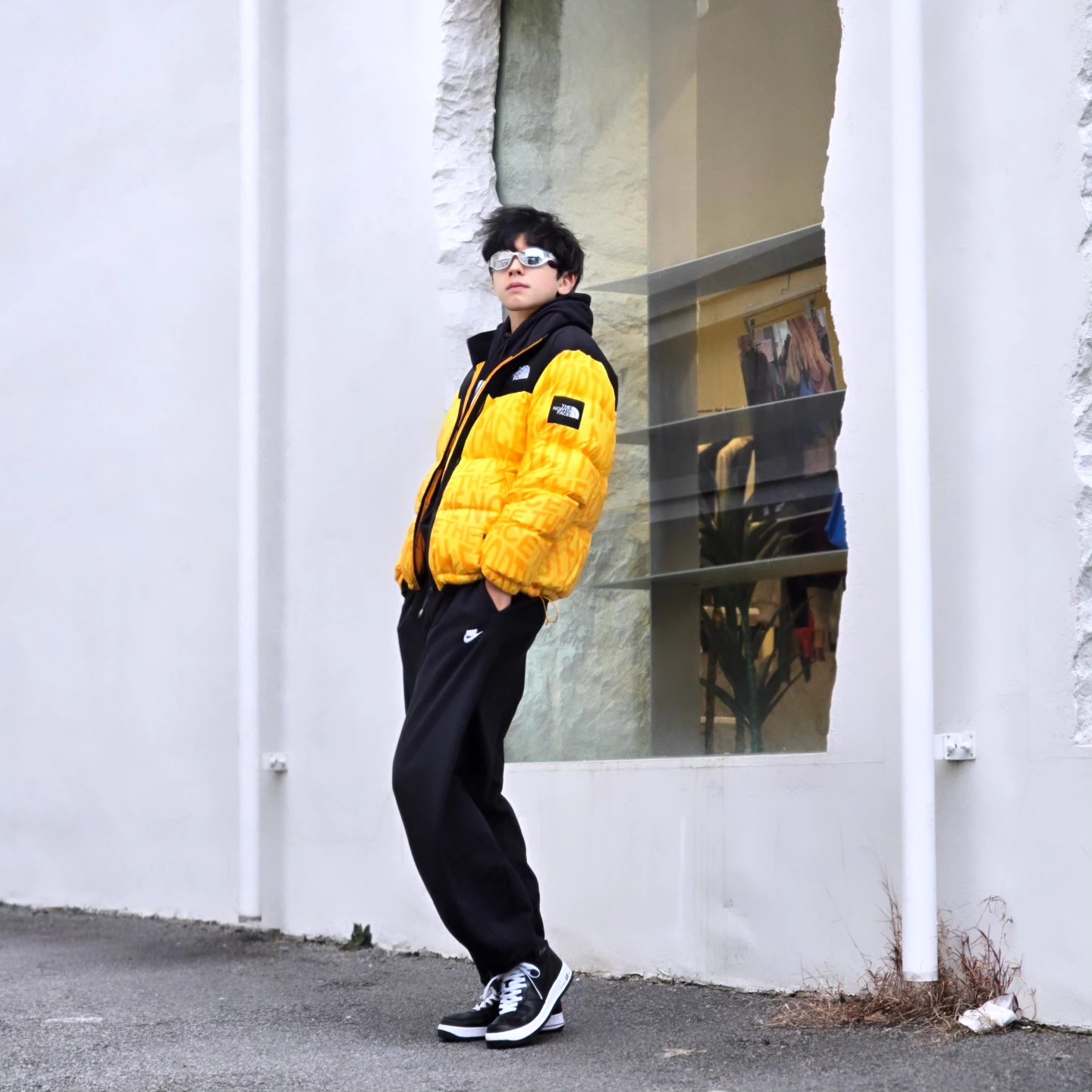 The North Face White Label Novelty Nuptse Down Jacket P Yellow, Nike NSW Club Fleece Graphic Pullover Hoodie black - Asia 착용 스타일 - 2