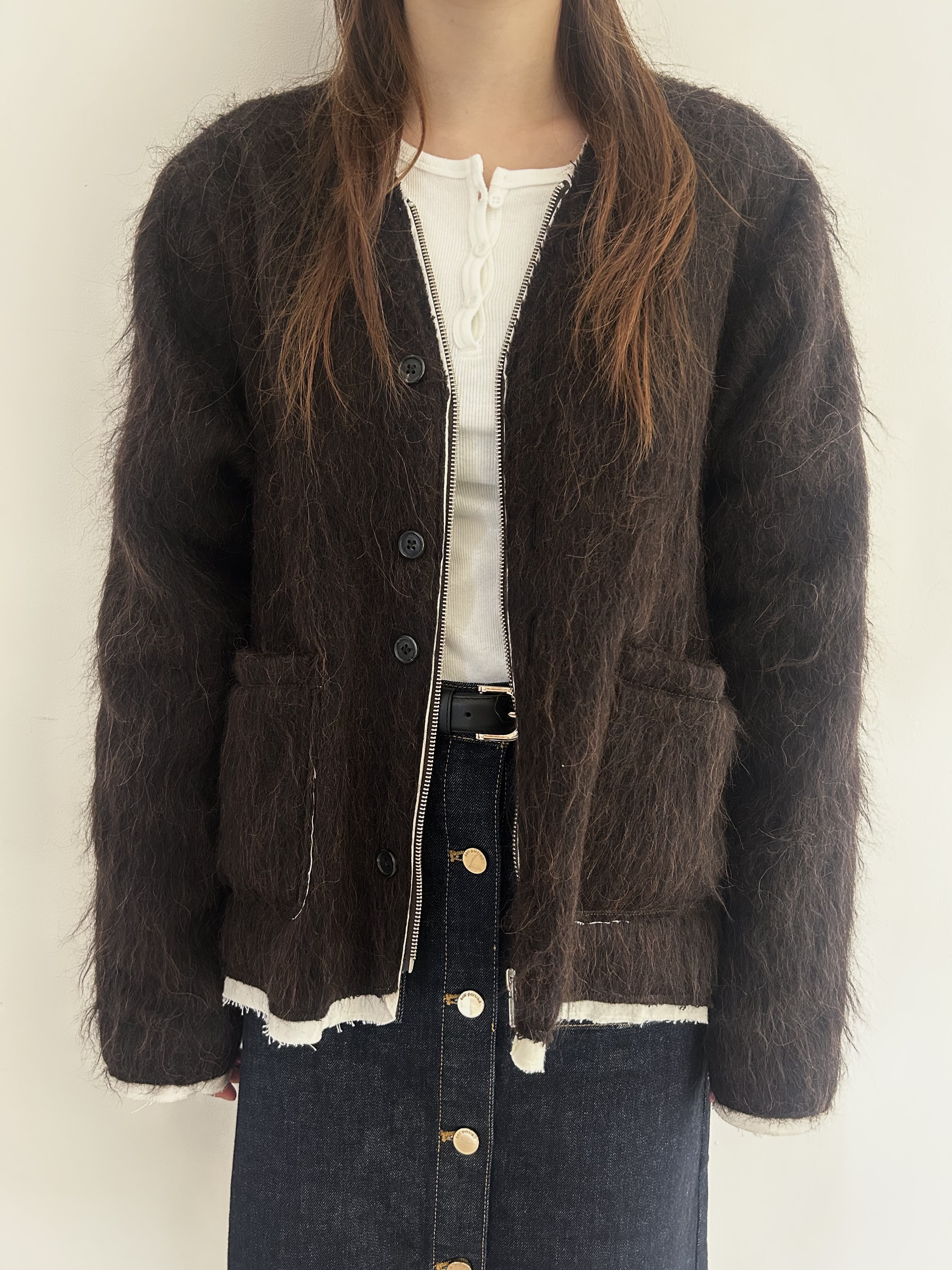 Camiel Fortgens Cardi V Brown - 25FW 착용 스타일 - 1