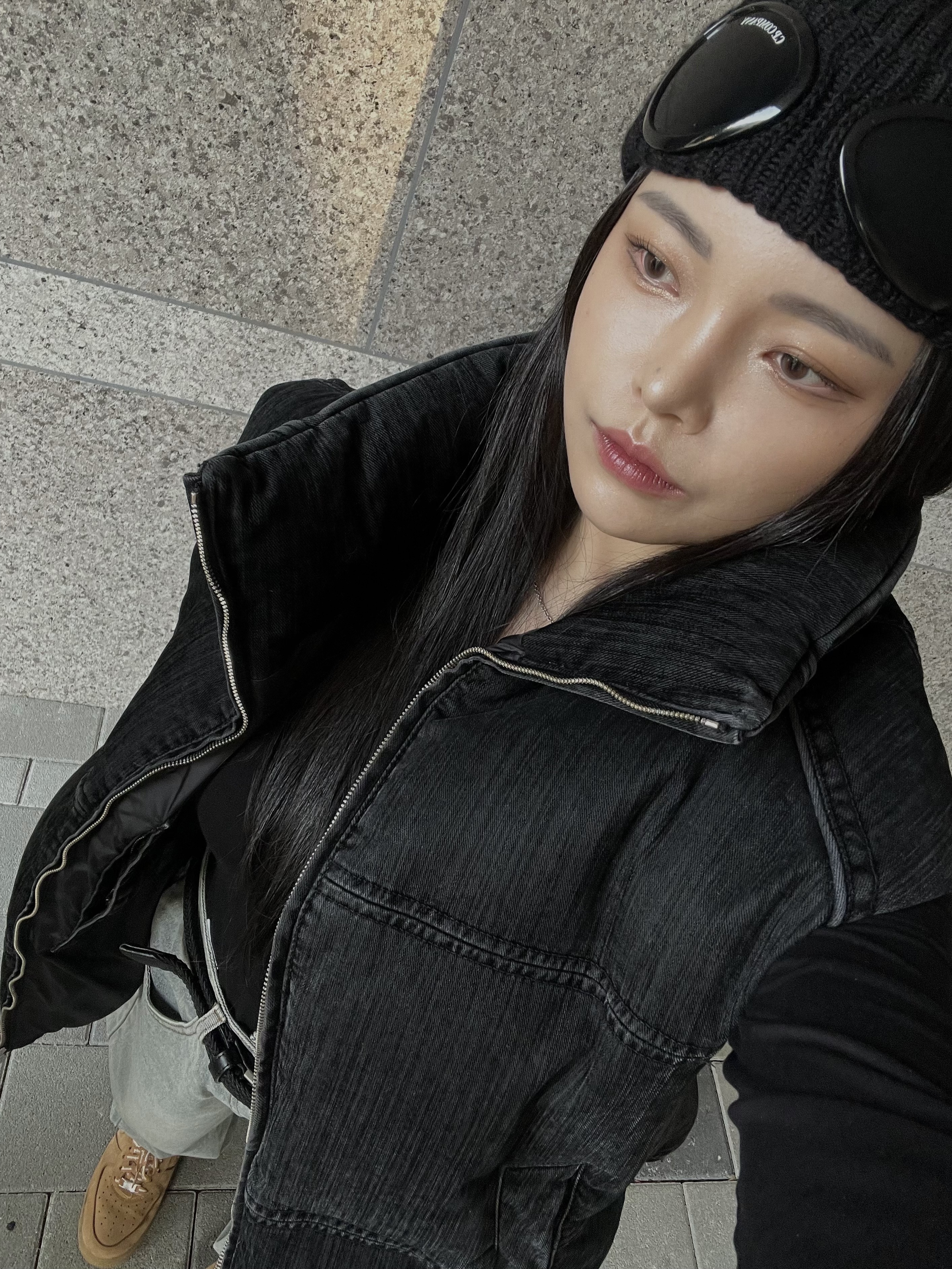 Nike x Supreme Air Force 1 Low Flax, C.P. Company Extra Fine Merino Wool Goggle Beanie Black - 24FW 착용 스타일 - 5