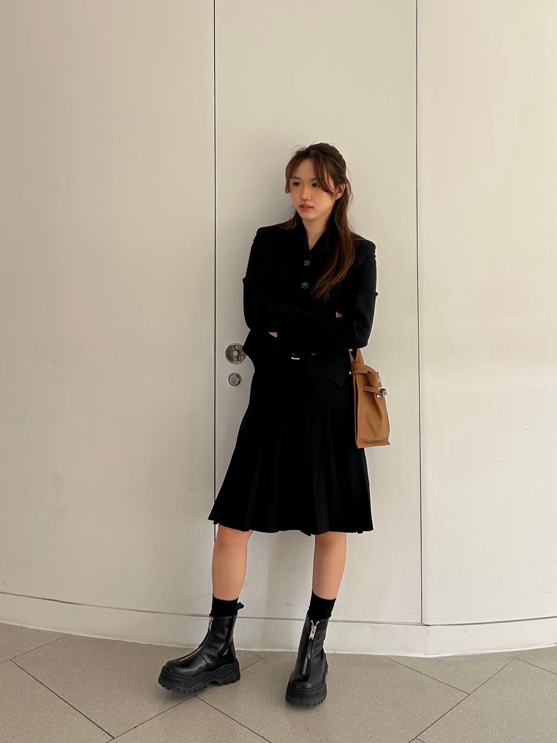 Eytys Raven Ii Leather Black - 25FW 착용 스타일 - 2