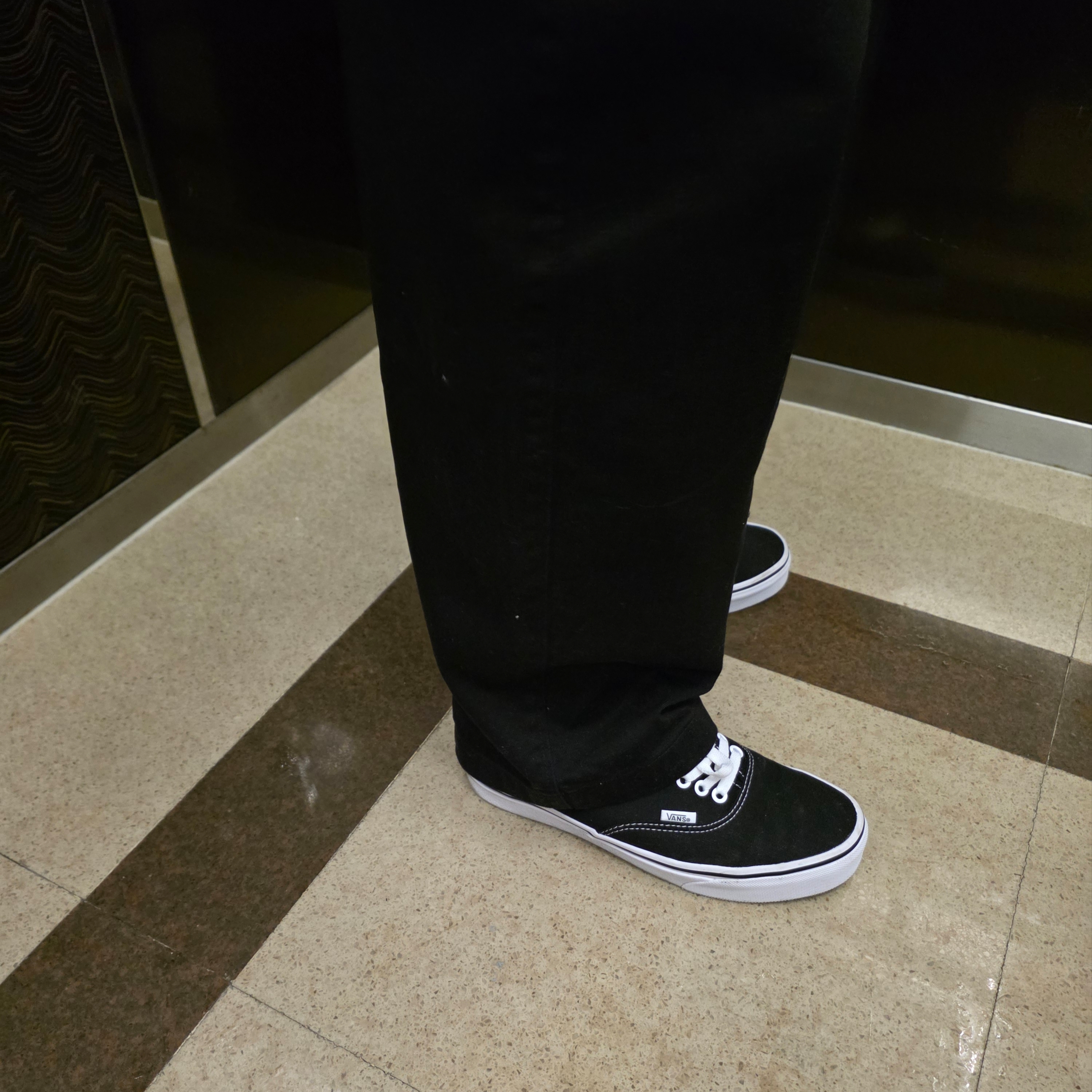 Vans Authentic Black White 착용 스타일