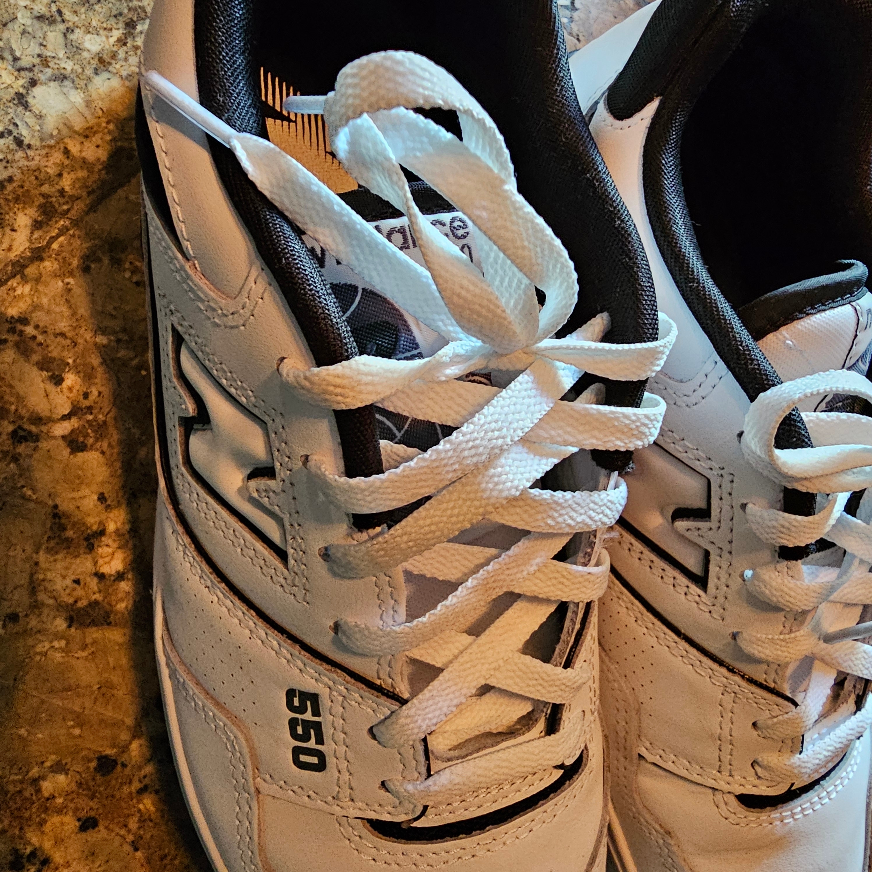 New Balance 550 White Grey - 2E Wide 착용 스타일