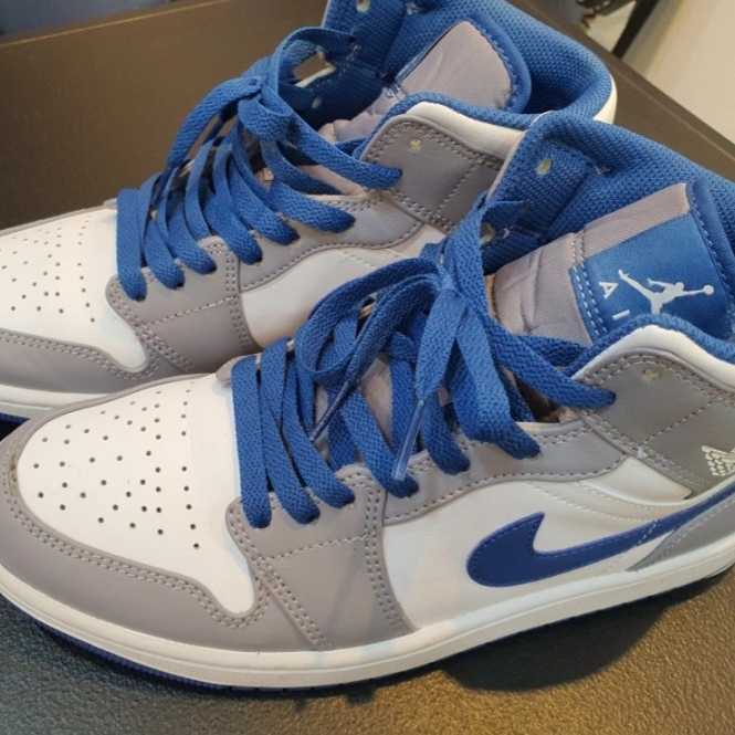 Jordan 1 Mid Cement Grey True Blue 착용 스타일