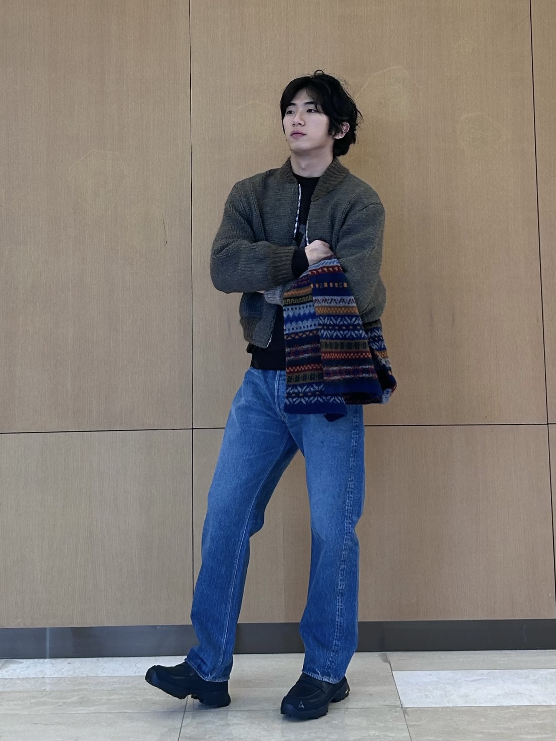Howlin Future Is Mixed Up Scarf Velvet - 25FW 착용 스타일 - 2