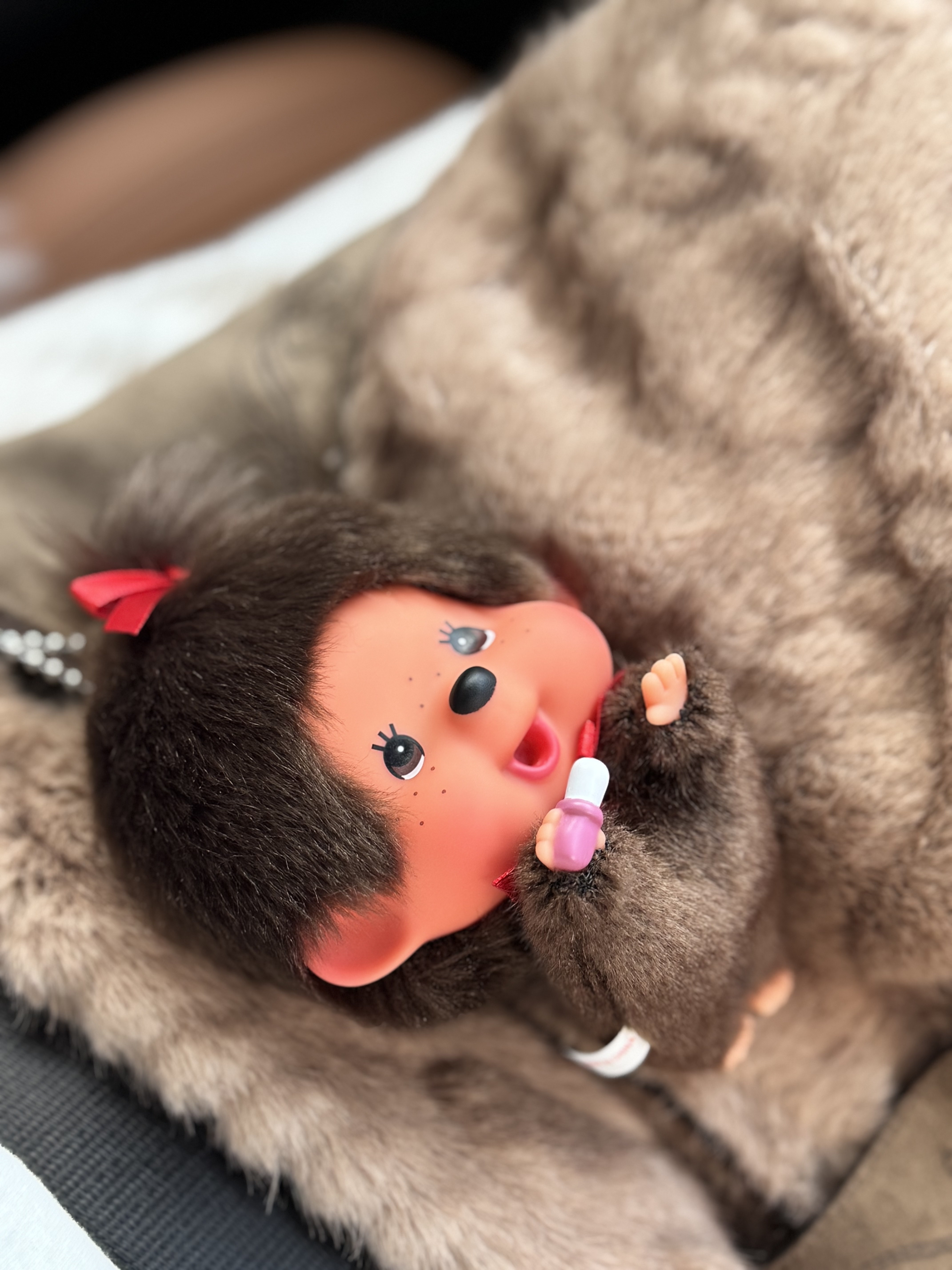 Monchhichi Fly! Big Head Monchhichi Girl K/C, Monchhichi SS Girl Key Chain Brown 착용 스타일 - 4