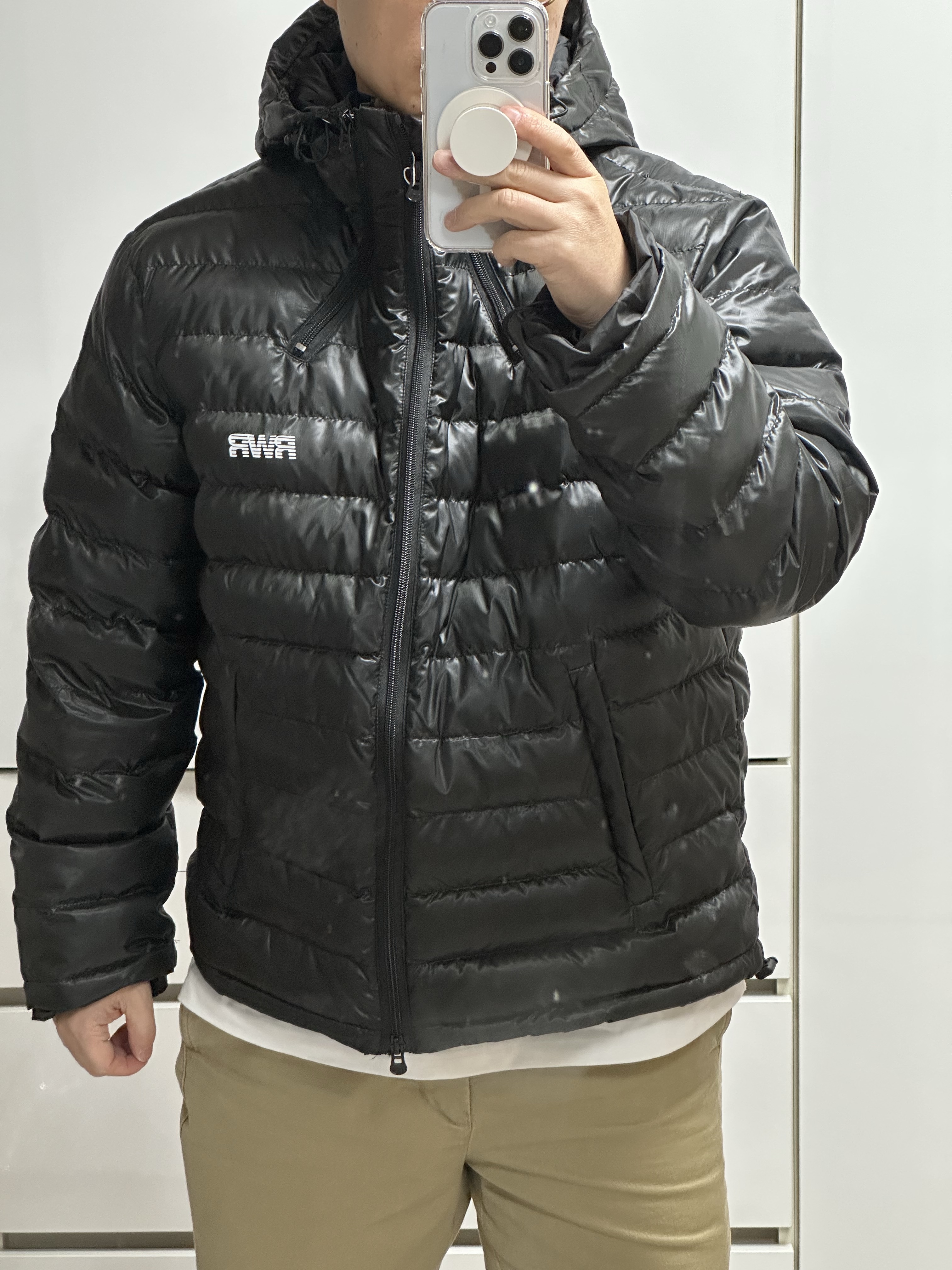 [KREAM 단독] runwhither Lightweight Hoodie Padding Black 착용 스타일