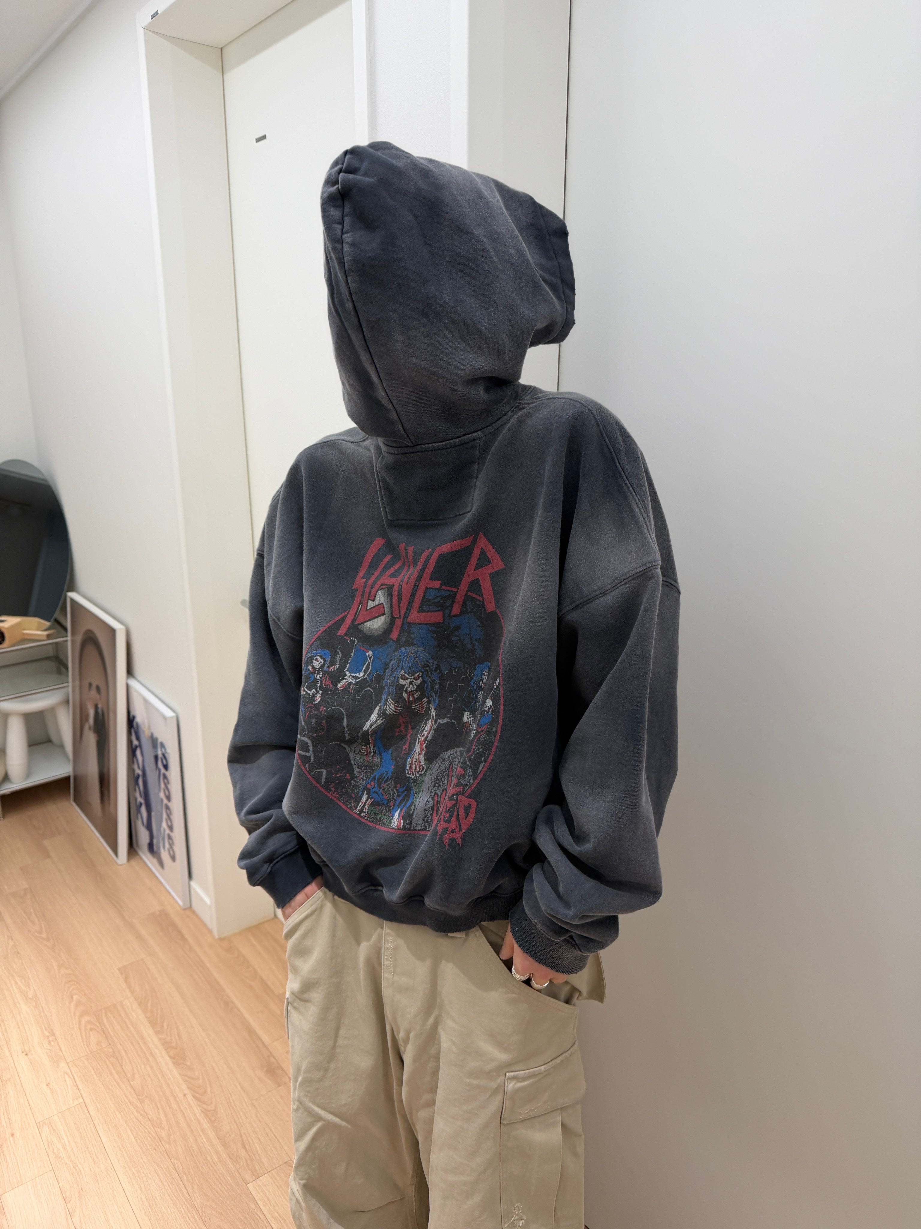 SLAYER Undermycar Live Undead Vintage Washed Hoodie Navy 착용 스타일 - 1