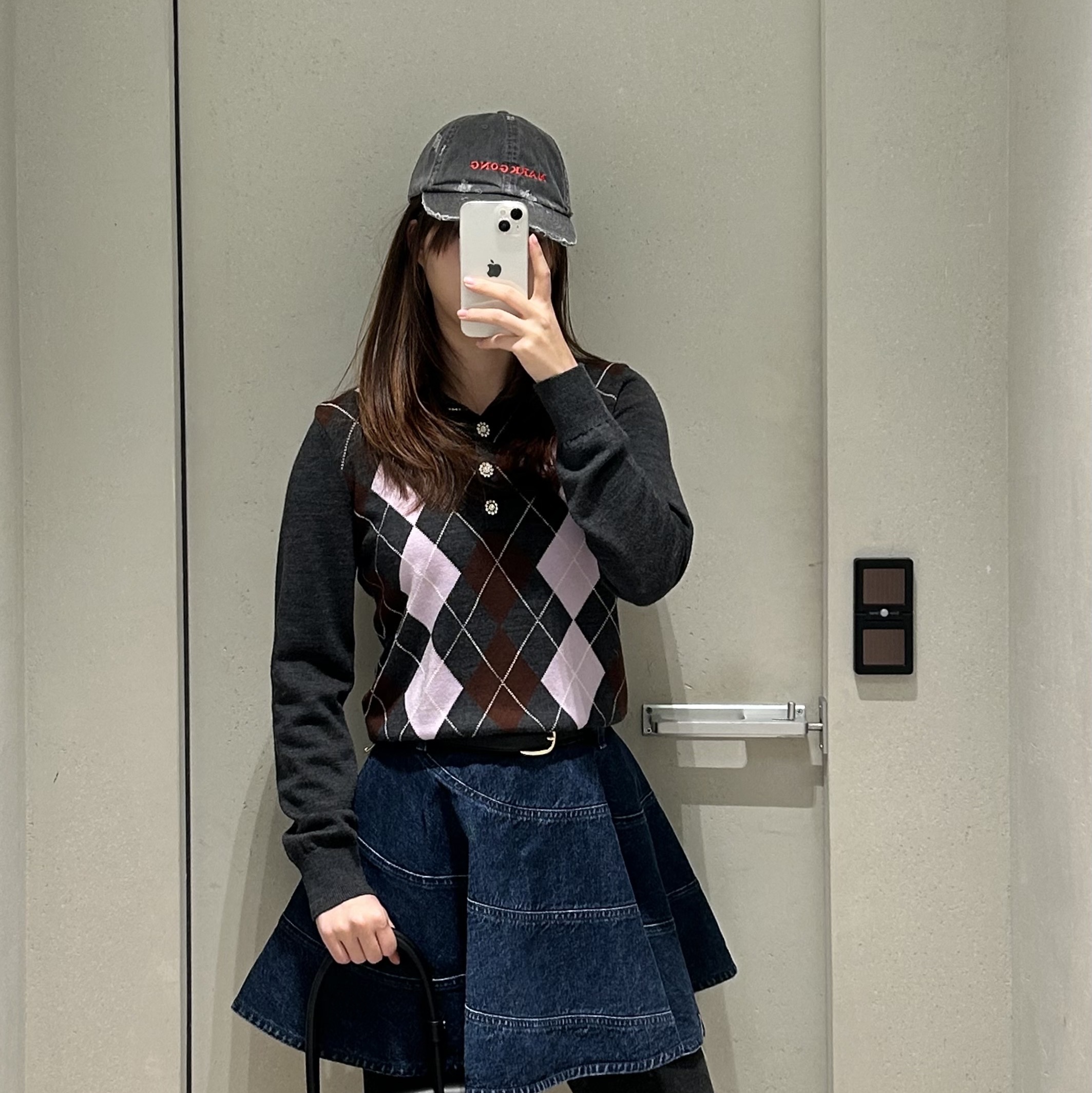 Markgong Women Logo Distressed Baseball Cap Gray - 25FW 착용 스타일 - 3