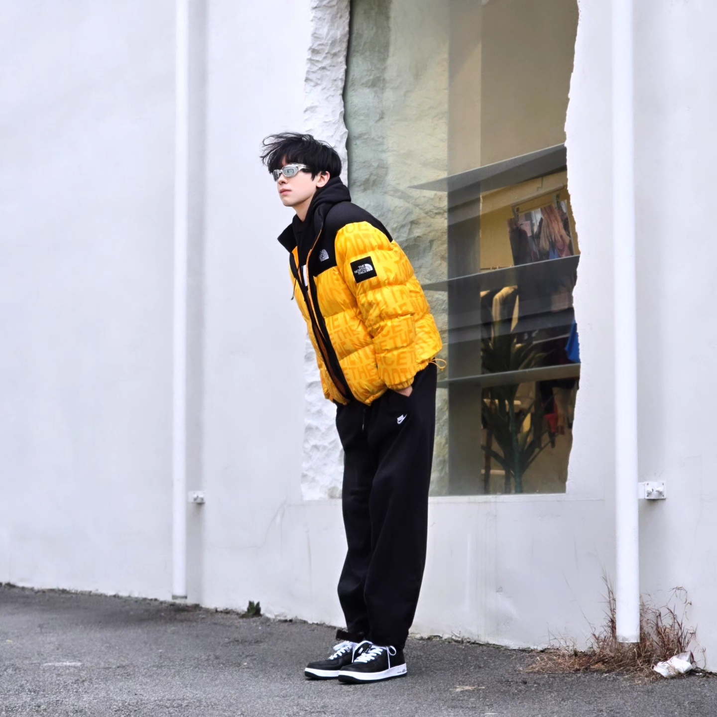 The North Face White Label Novelty Nuptse Down Jacket P Yellow, Nike NSW Club Fleece Graphic Pullover Hoodie black - Asia 착용 스타일 - 3