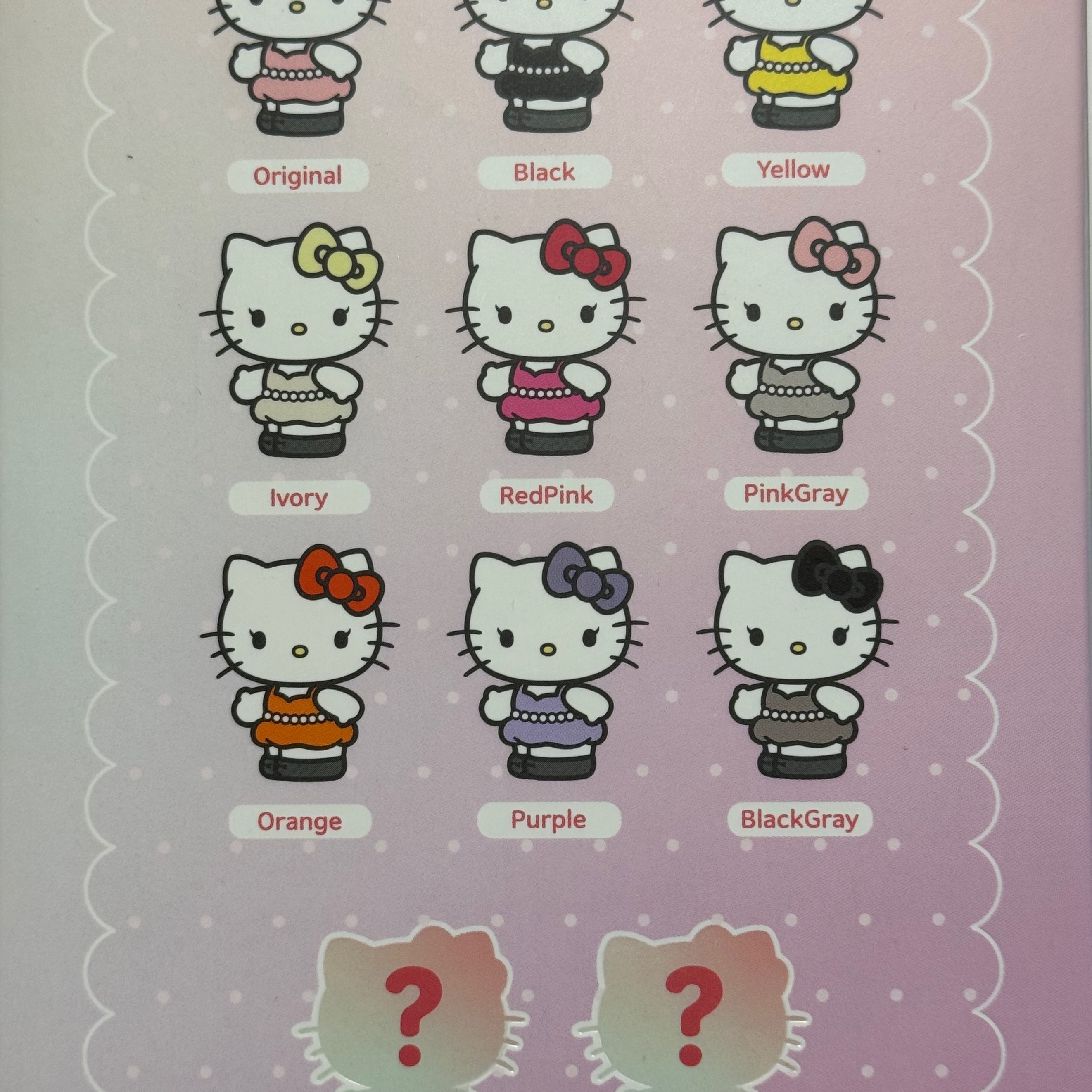 HELLO KITTY x JISOO Random Plush Keychain (1 Blind Box), HELLO KITTY x JISOO Plush Keychain Black (Opened Case) 착용 스타일 - 3