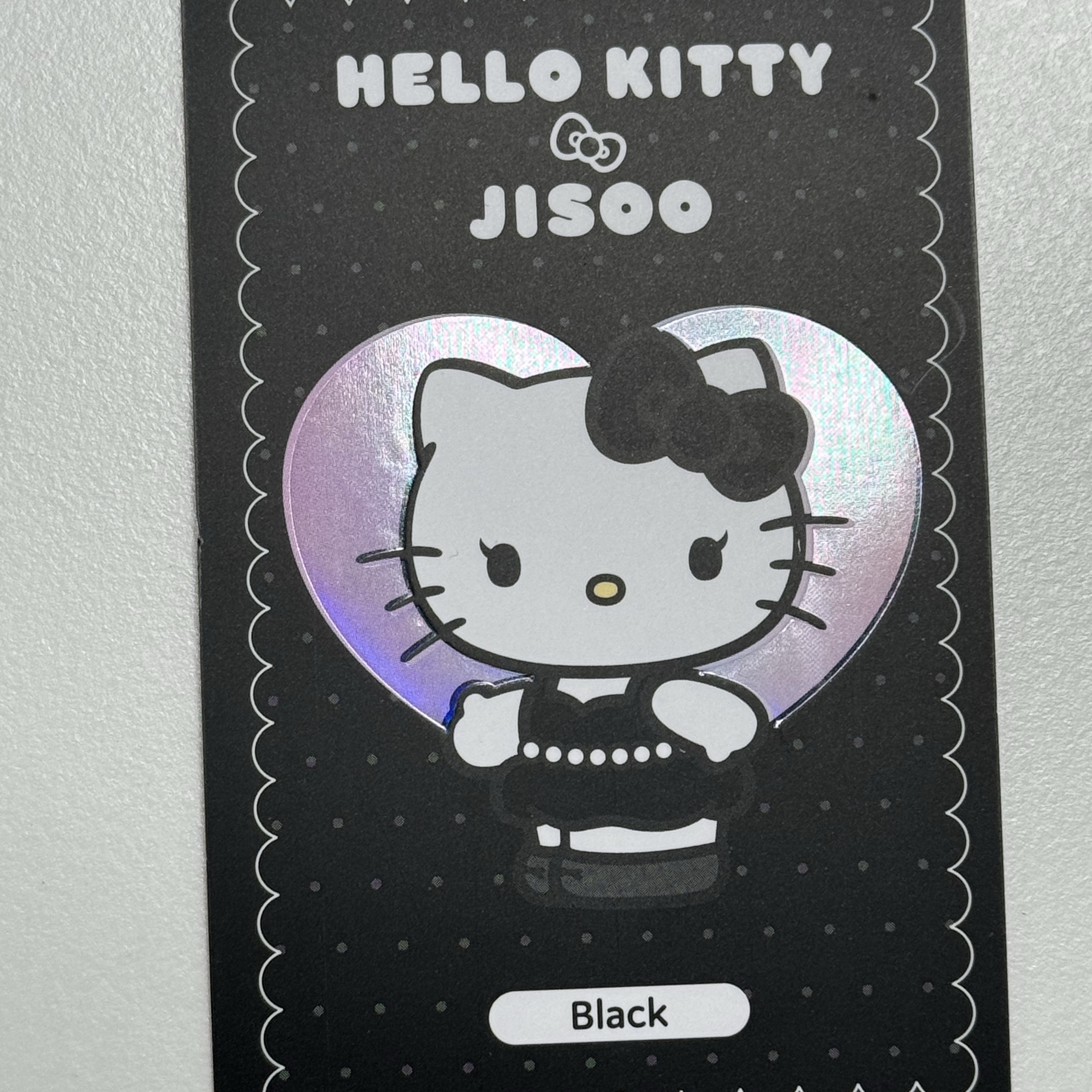 HELLO KITTY x JISOO Random Plush Keychain (1 Blind Box), HELLO KITTY x JISOO Plush Keychain Black (Opened Case) 착용 스타일 - 4