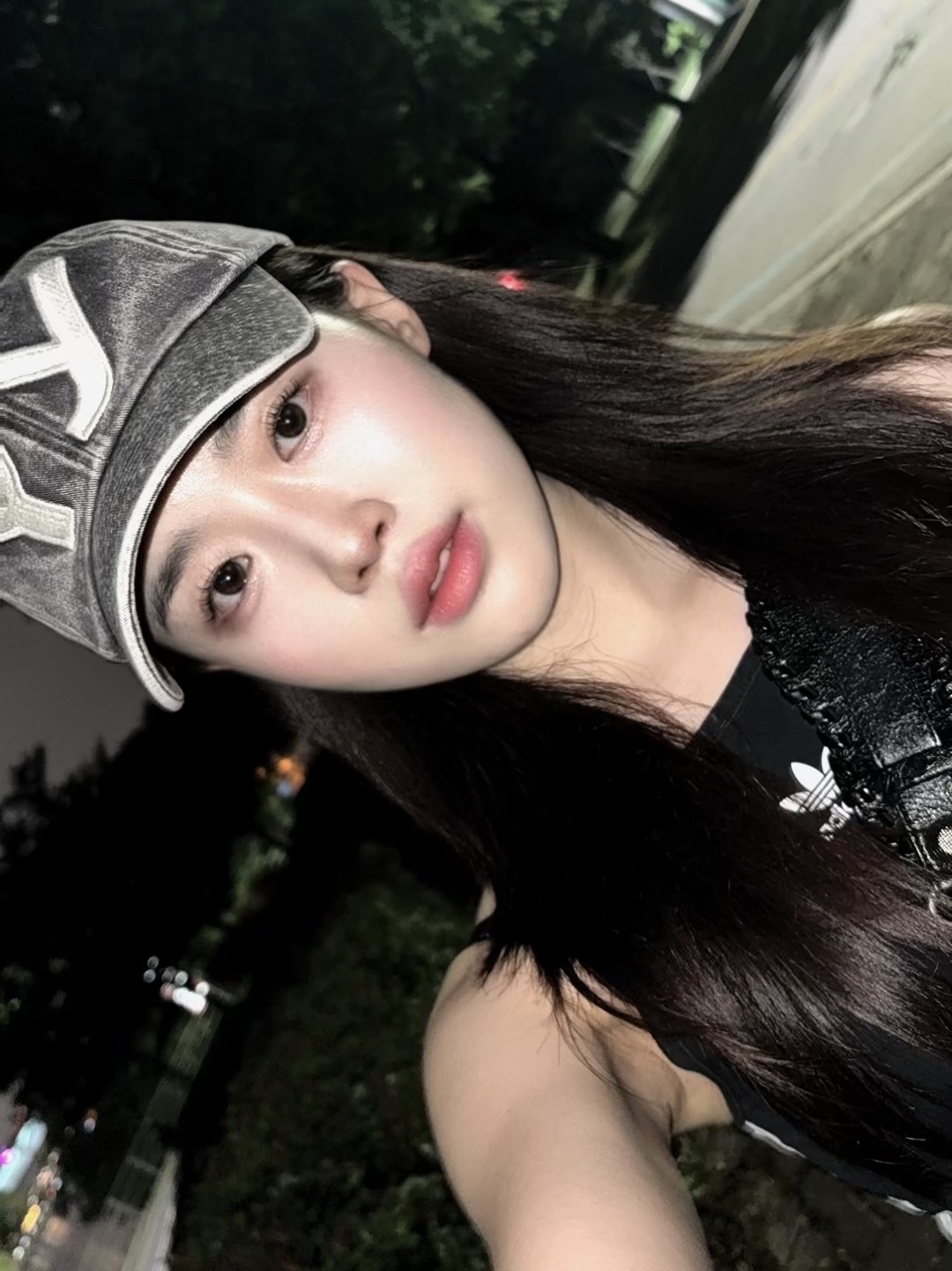 Open Yy Cotton Ball Cap Brown 착용 스타일