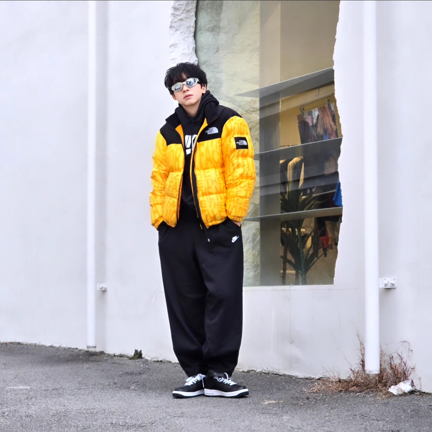 The North Face White Label Novelty Nuptse Down Jacket P Yellow, Nike NSW Club Fleece Graphic Pullover Hoodie black - Asia 착용 스타일 - 7