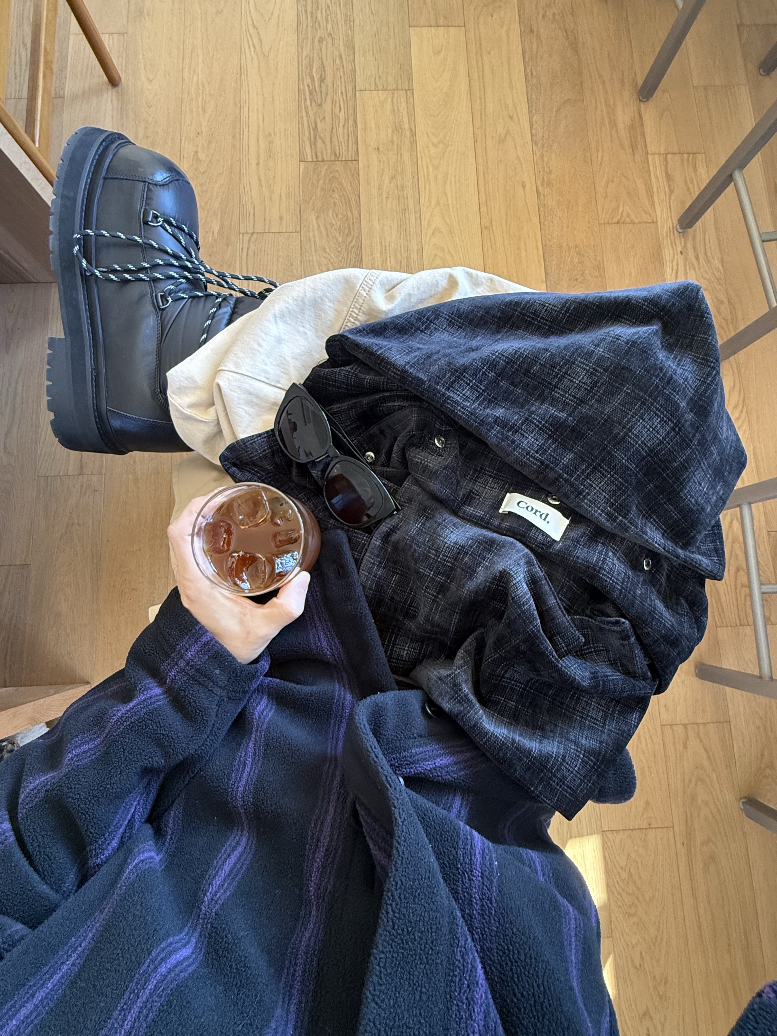 NOD Stone Washed Cargo Pants Beige 착용 스타일 - 4