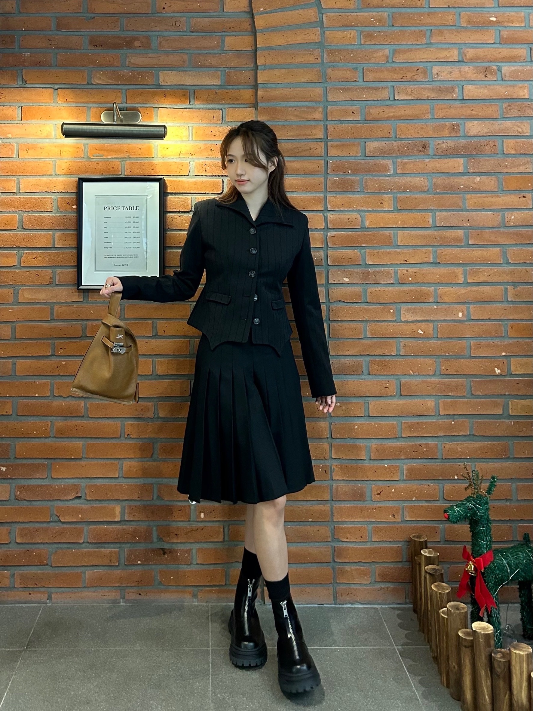 Avavav Women Blazer Pinstripe Black - 25FW 착용 스타일 - 5