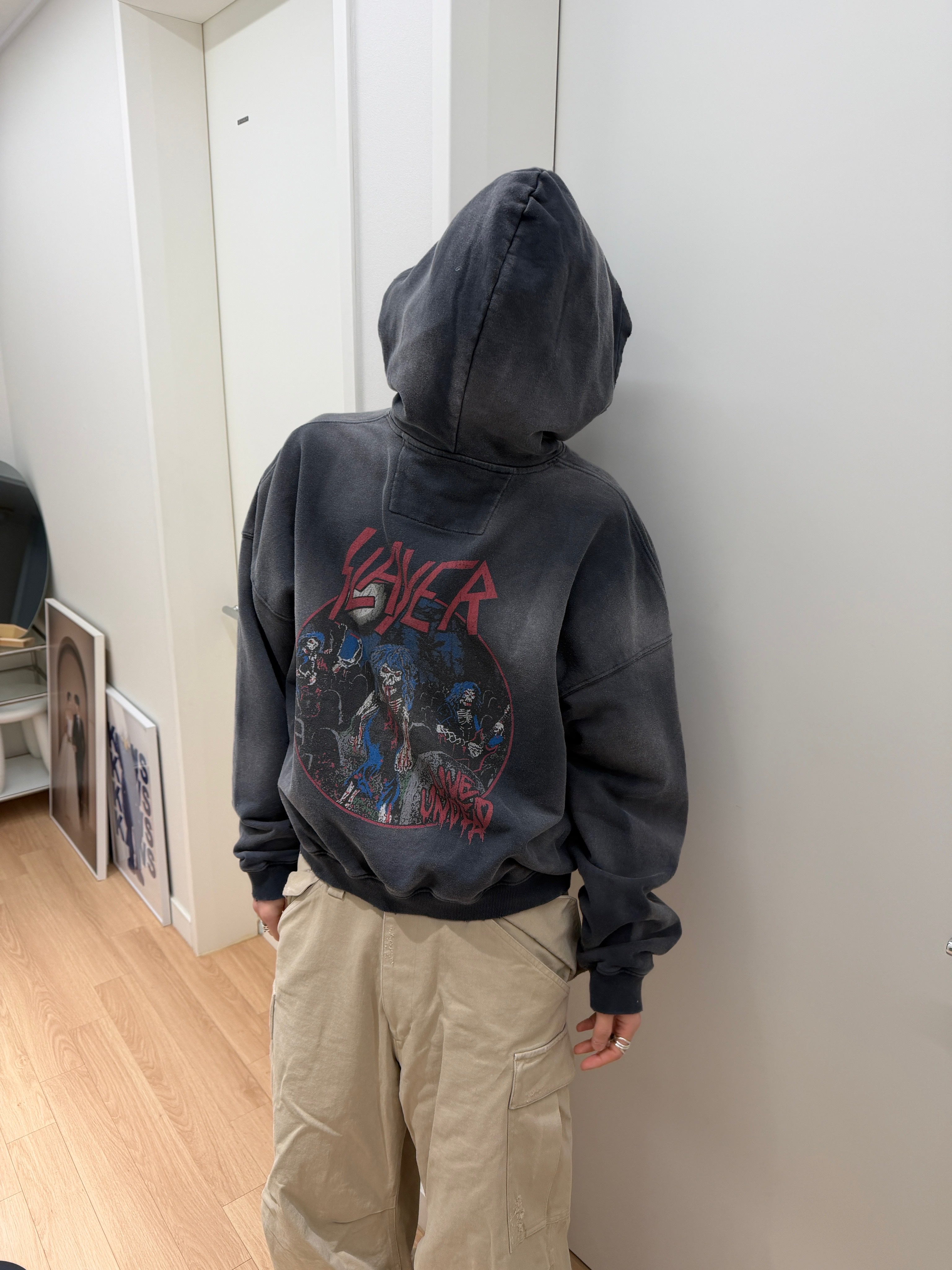 SLAYER Undermycar Live Undead Vintage Washed Hoodie Navy 착용 스타일 - 2