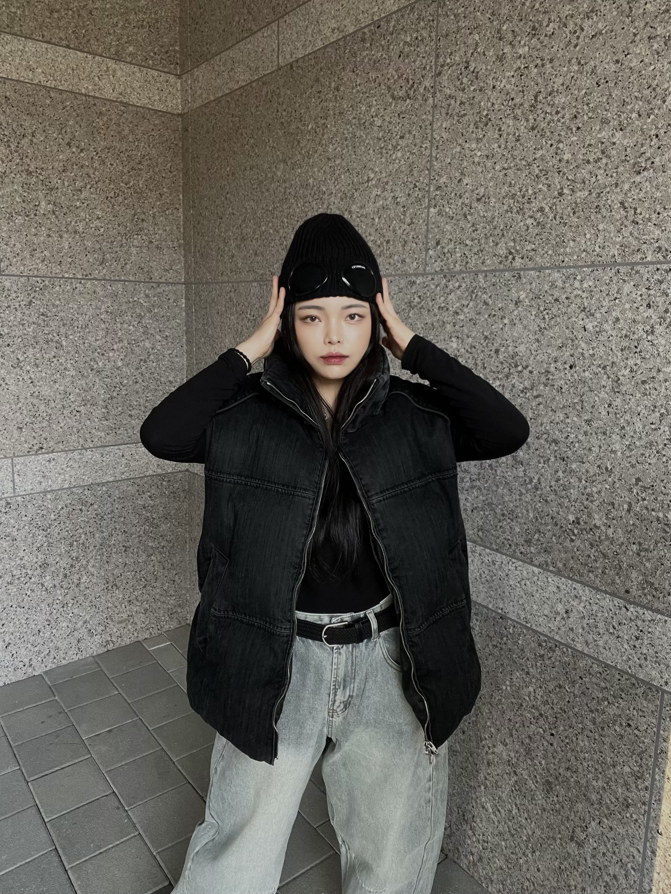 Nike x Supreme Air Force 1 Low Flax, C.P. Company Extra Fine Merino Wool Goggle Beanie Black - 24FW 착용 스타일 - 4