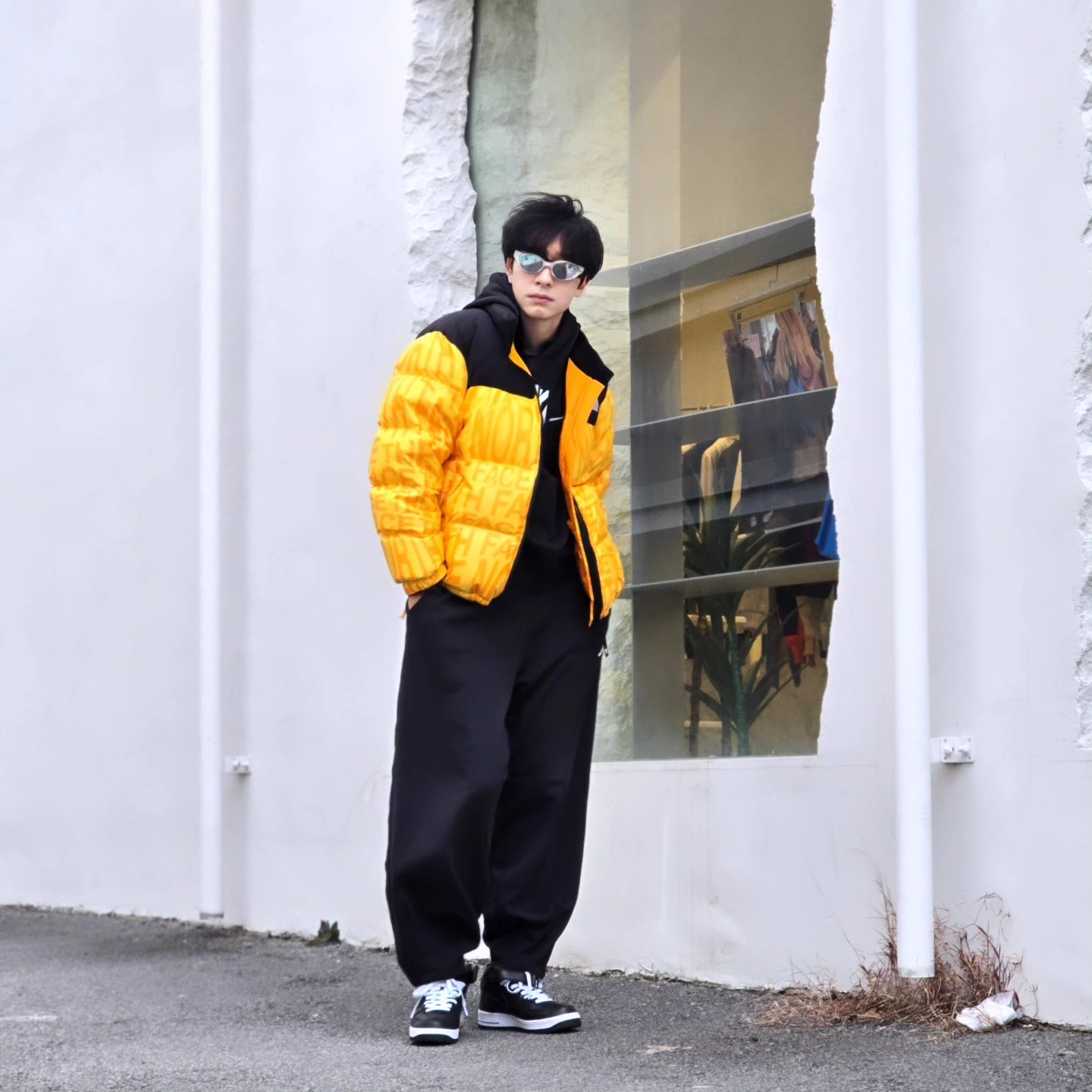 The North Face White Label Novelty Nuptse Down Jacket P Yellow, Nike NSW Club Fleece Graphic Pullover Hoodie black - Asia 착용 스타일 - 5