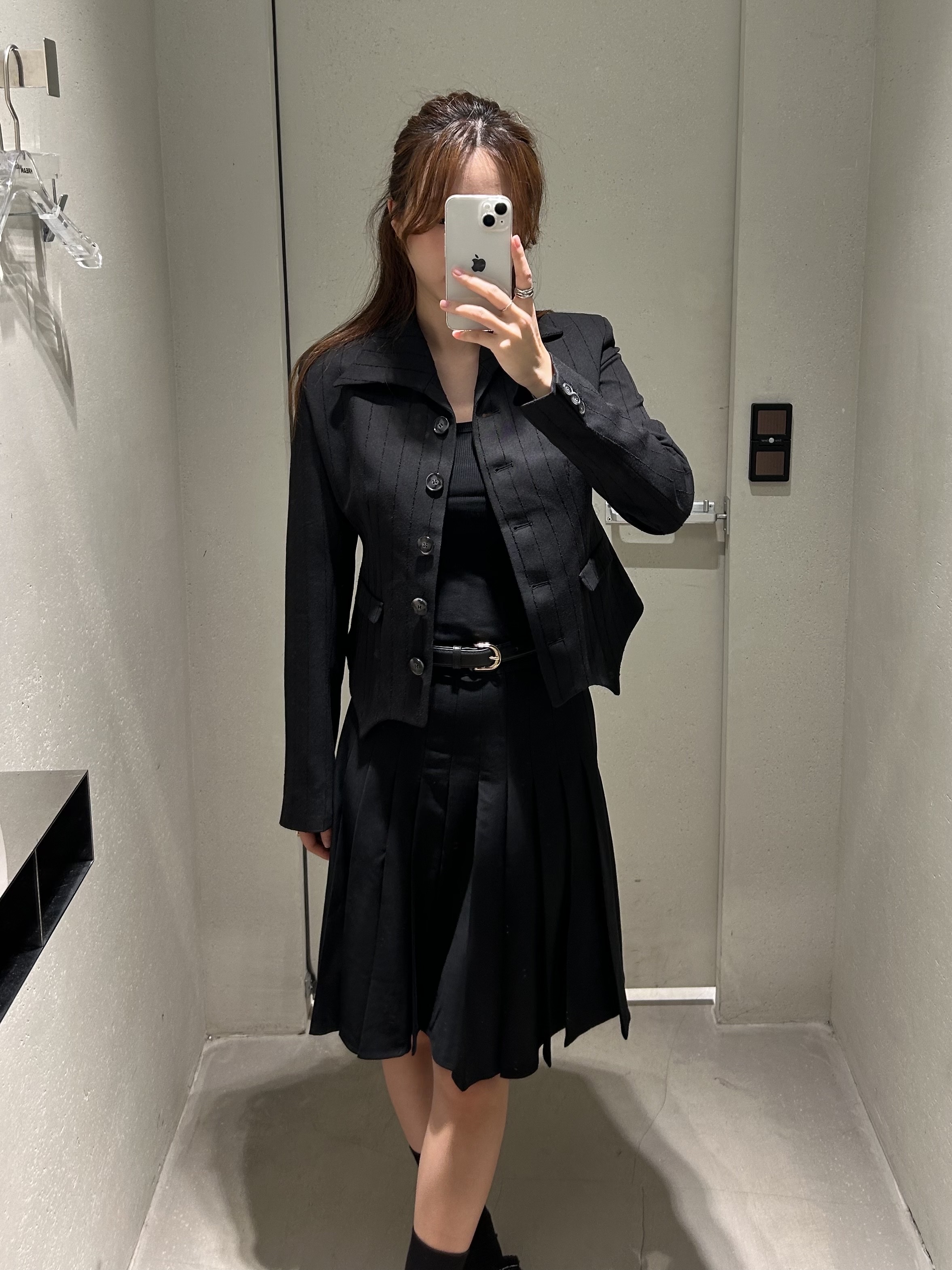 Avavav Women Blazer Pinstripe Black - 25FW 착용 스타일 - 2