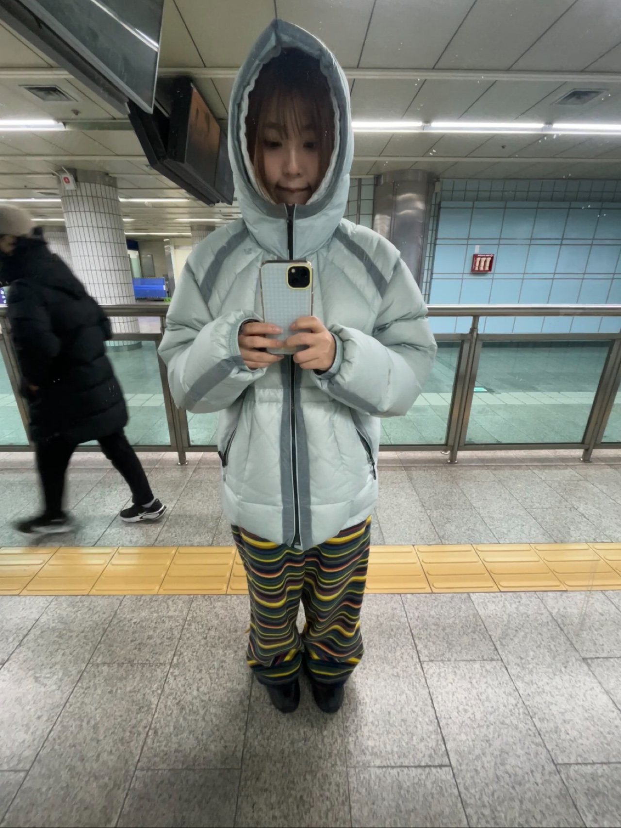 (W) Nike Shox R4 Black 착용 스타일