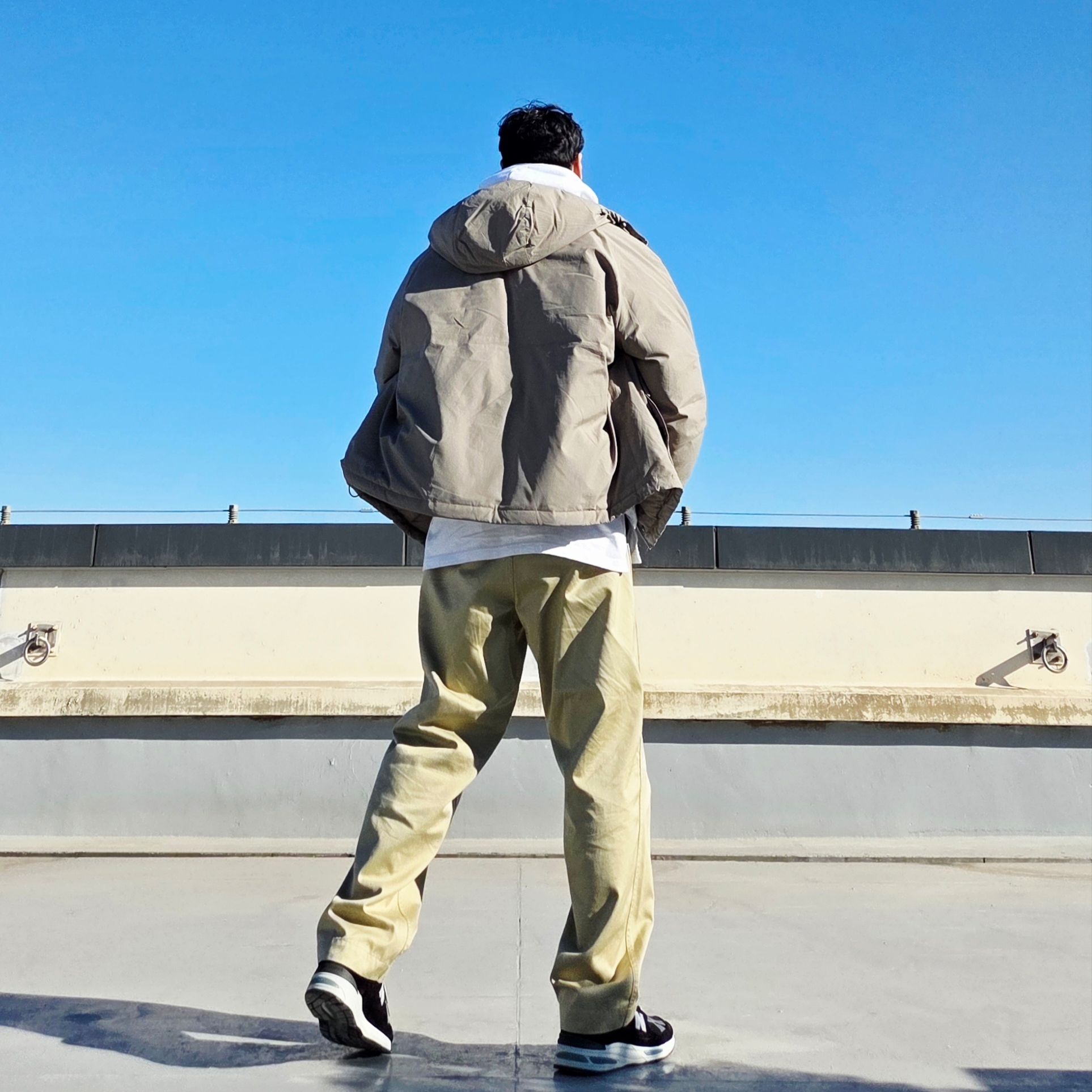 New Balance 991v2 Made in UK Black, Nanamica Wide Chino Pants Khaki 착용 스타일 - 5