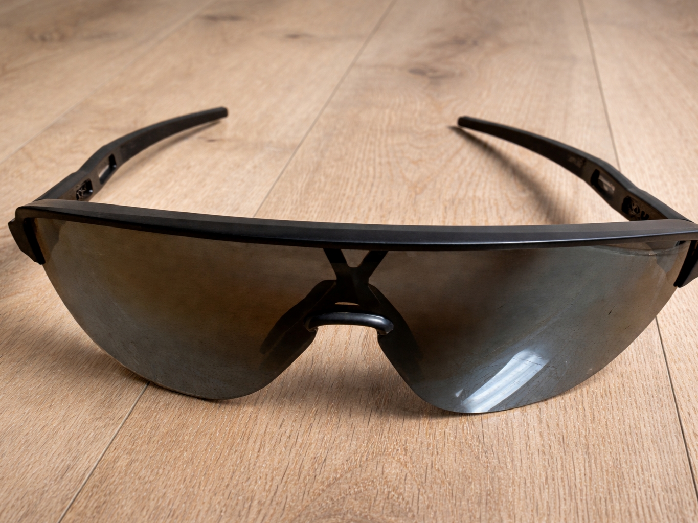 Oakley Corridor Matte Black Frame Prizm Black Lenses Low Bridge Fit 착용 스타일